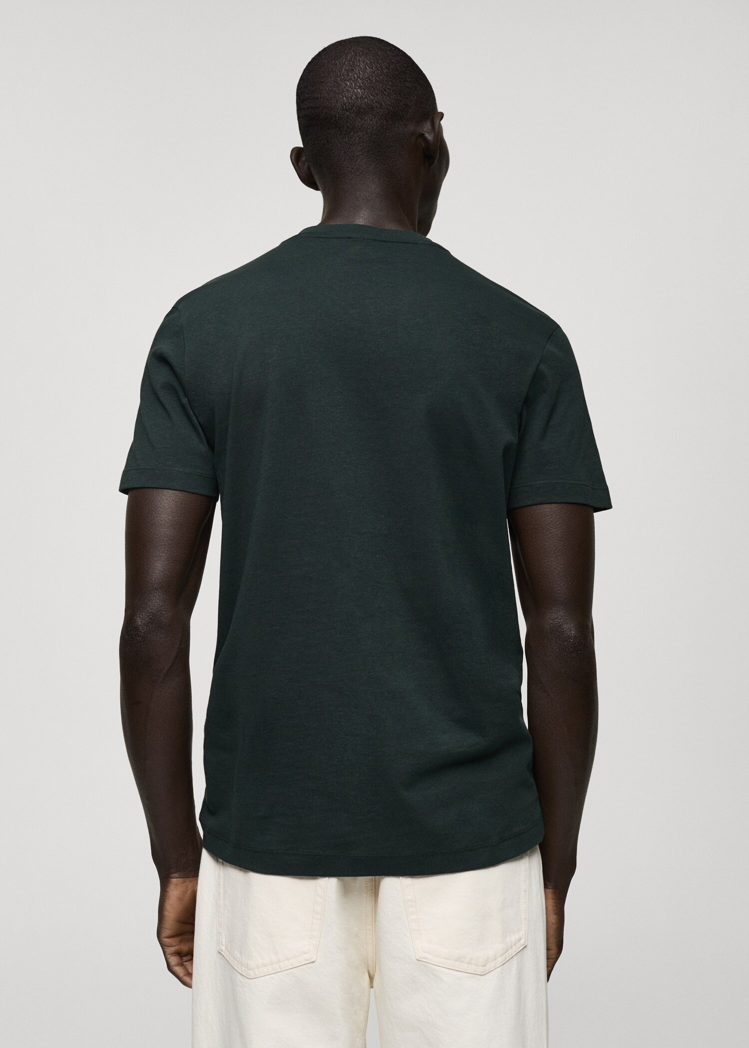 100% cotton slim-fit V-neck t-shirt - Reverse of the article