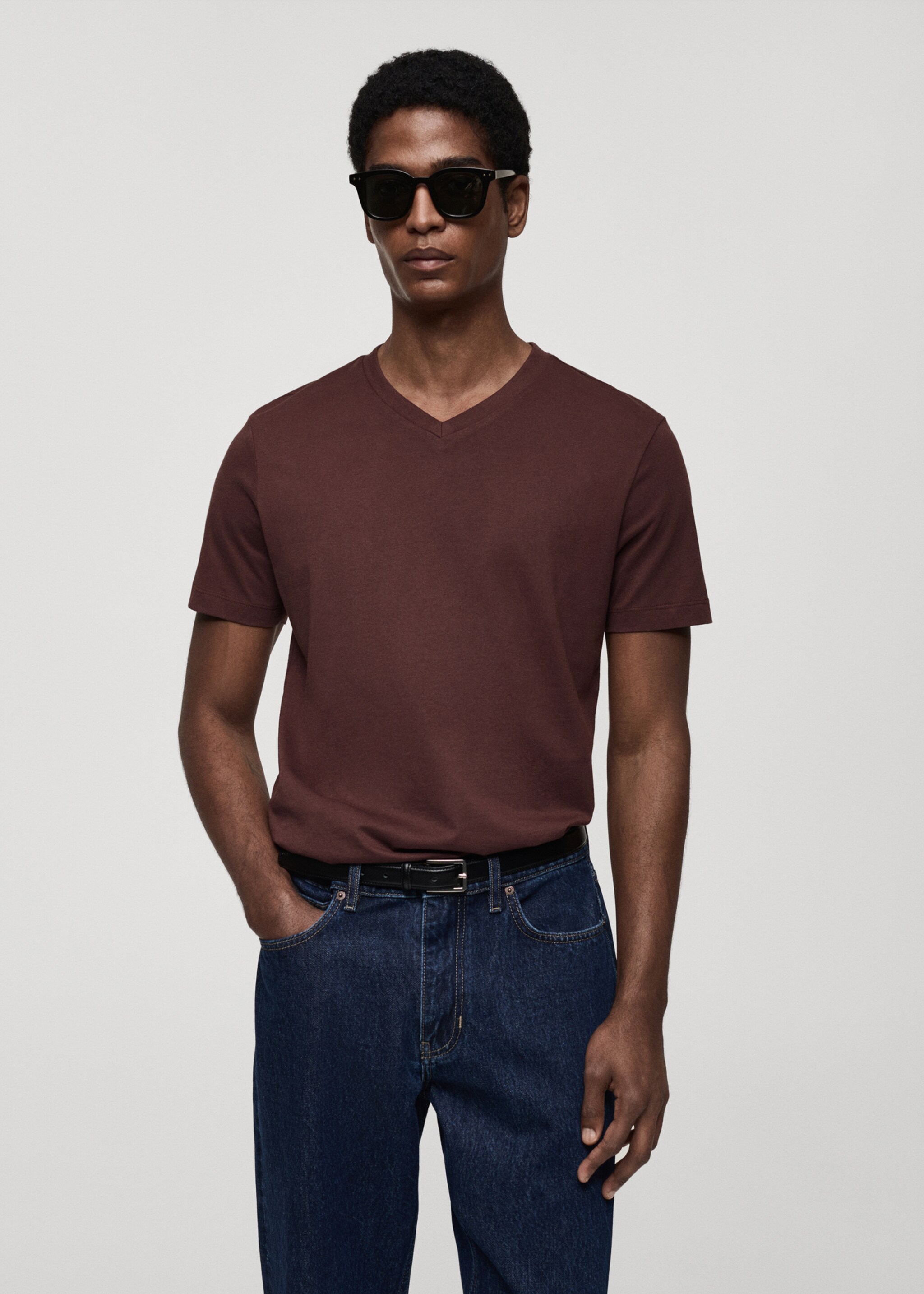 100% cotton slim-fit V-neck t-shirt - Medium plane, Wine. Ref: 87030599-00.