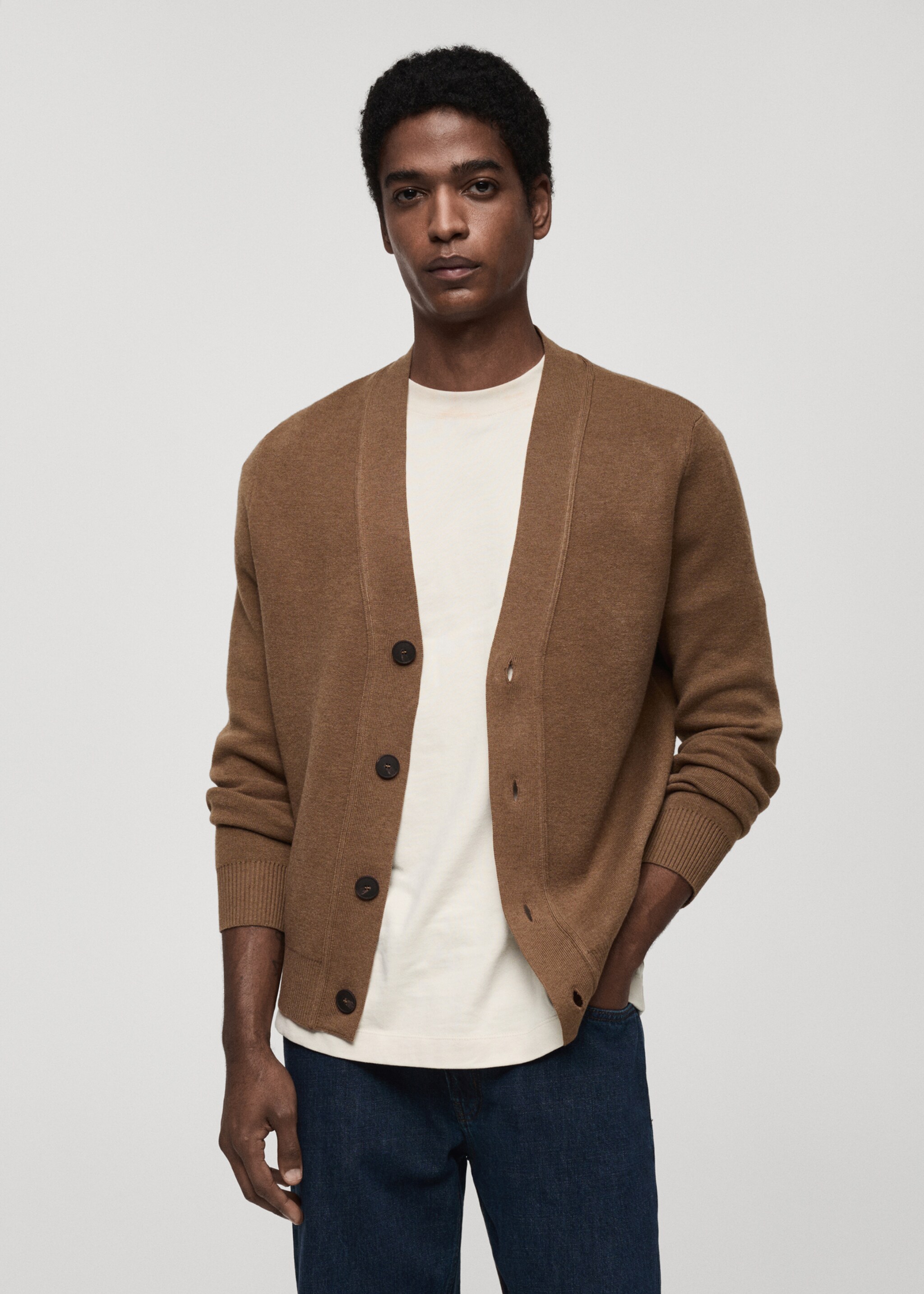 Knitted button cardigan - Medium plane, Medium Brown. Ref: 87030600-00.