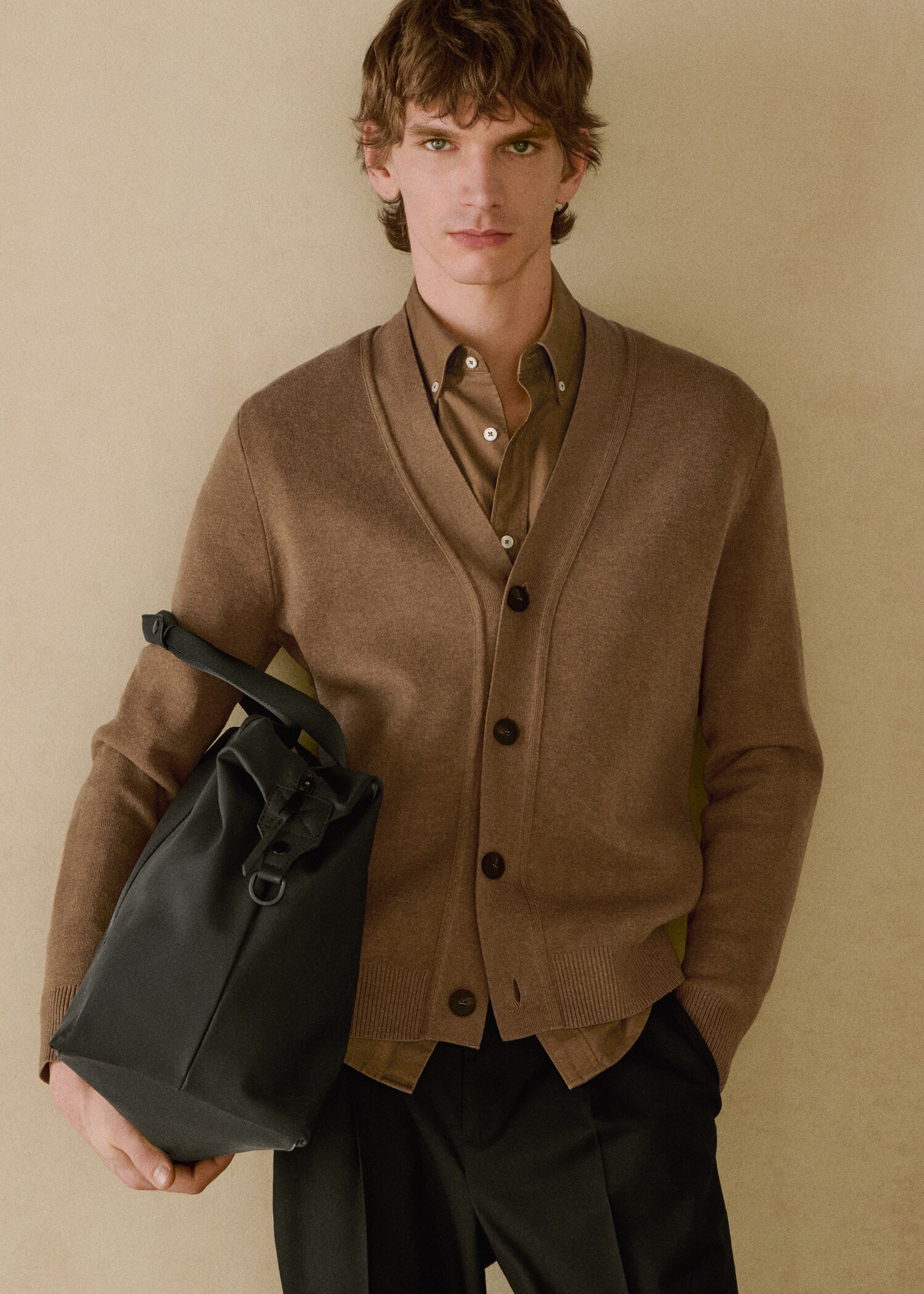 Knitted button cardigan - Details of the article 3