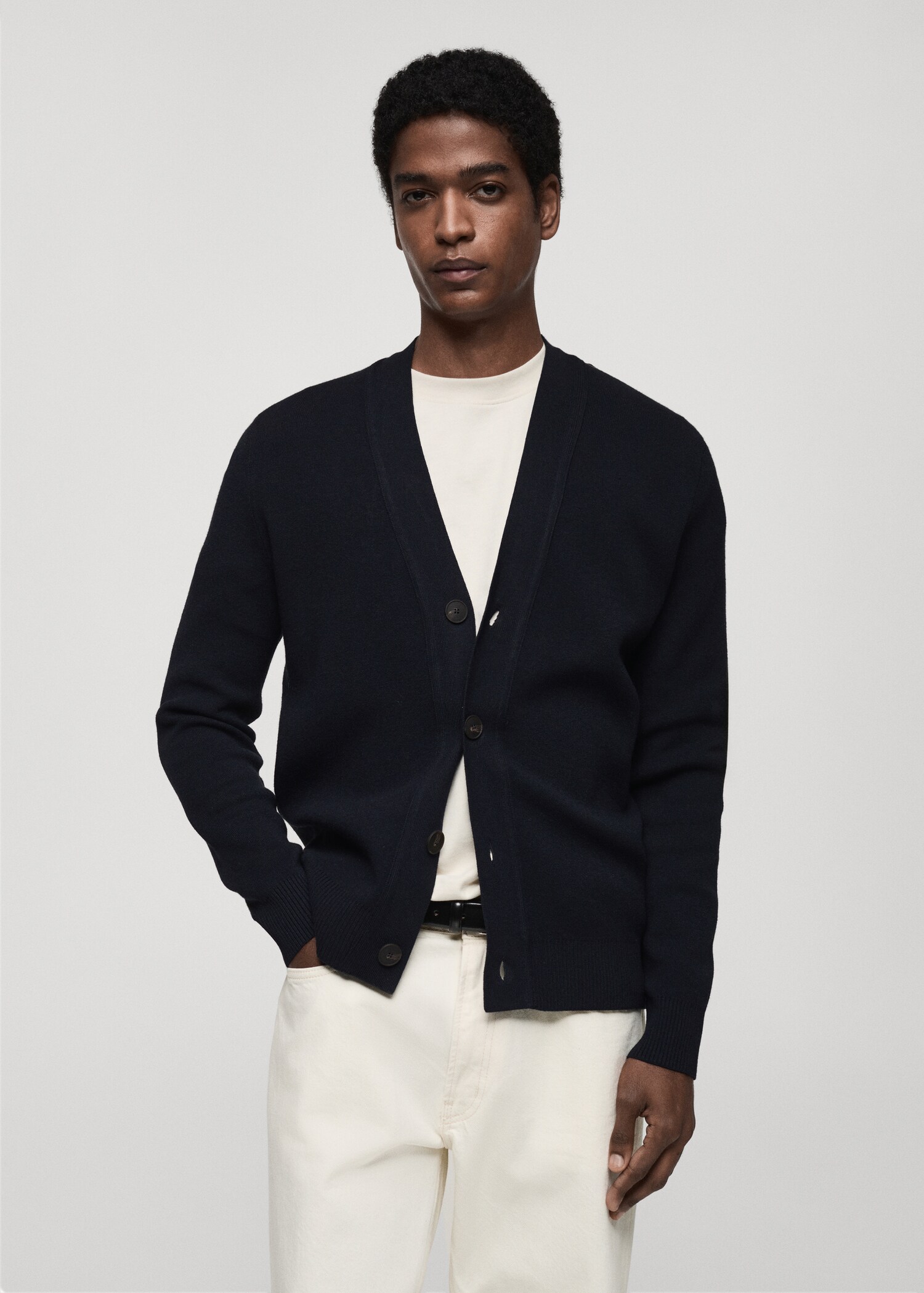 Knitted button cardigan - Medium plane