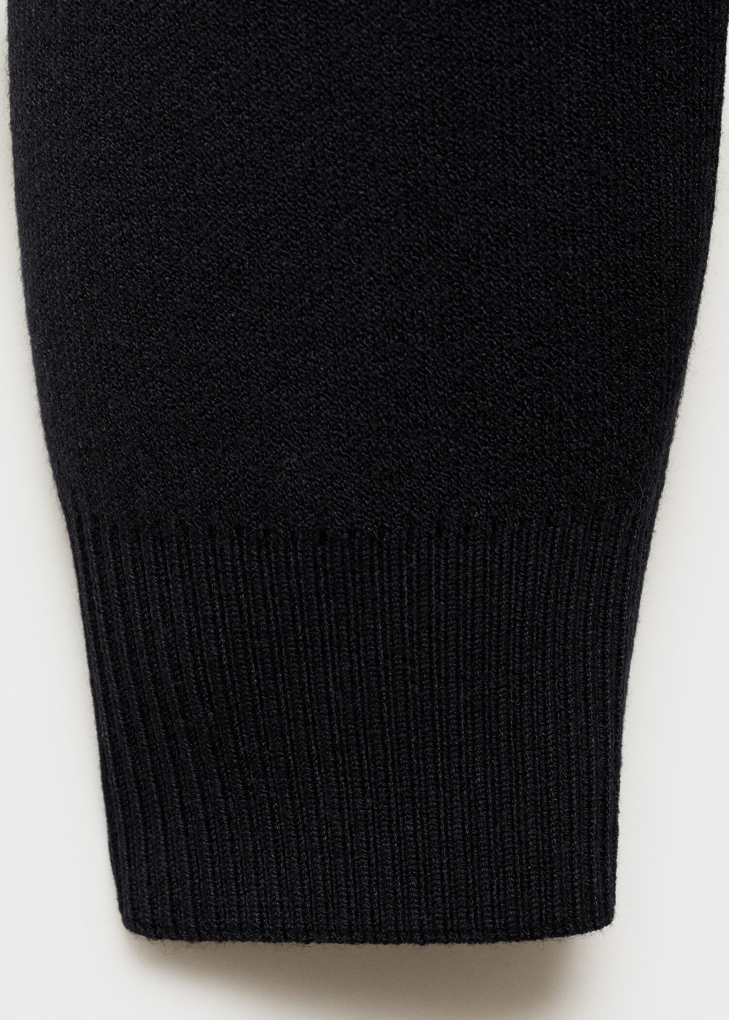 Knitted button cardigan - Details of the article 0