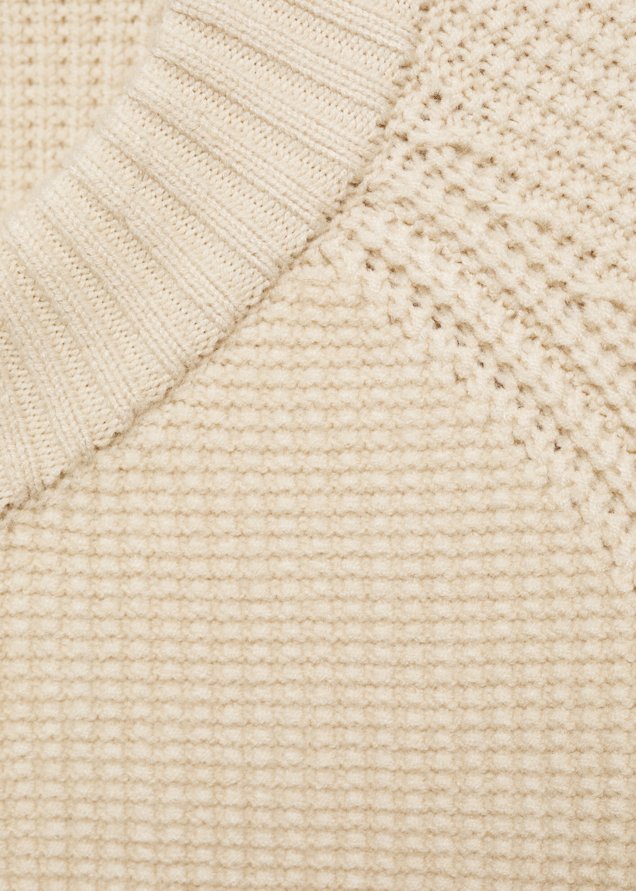 Structured knitted cardigan with zip - Details of the article 0, Sand. Ref: 87030601-00.