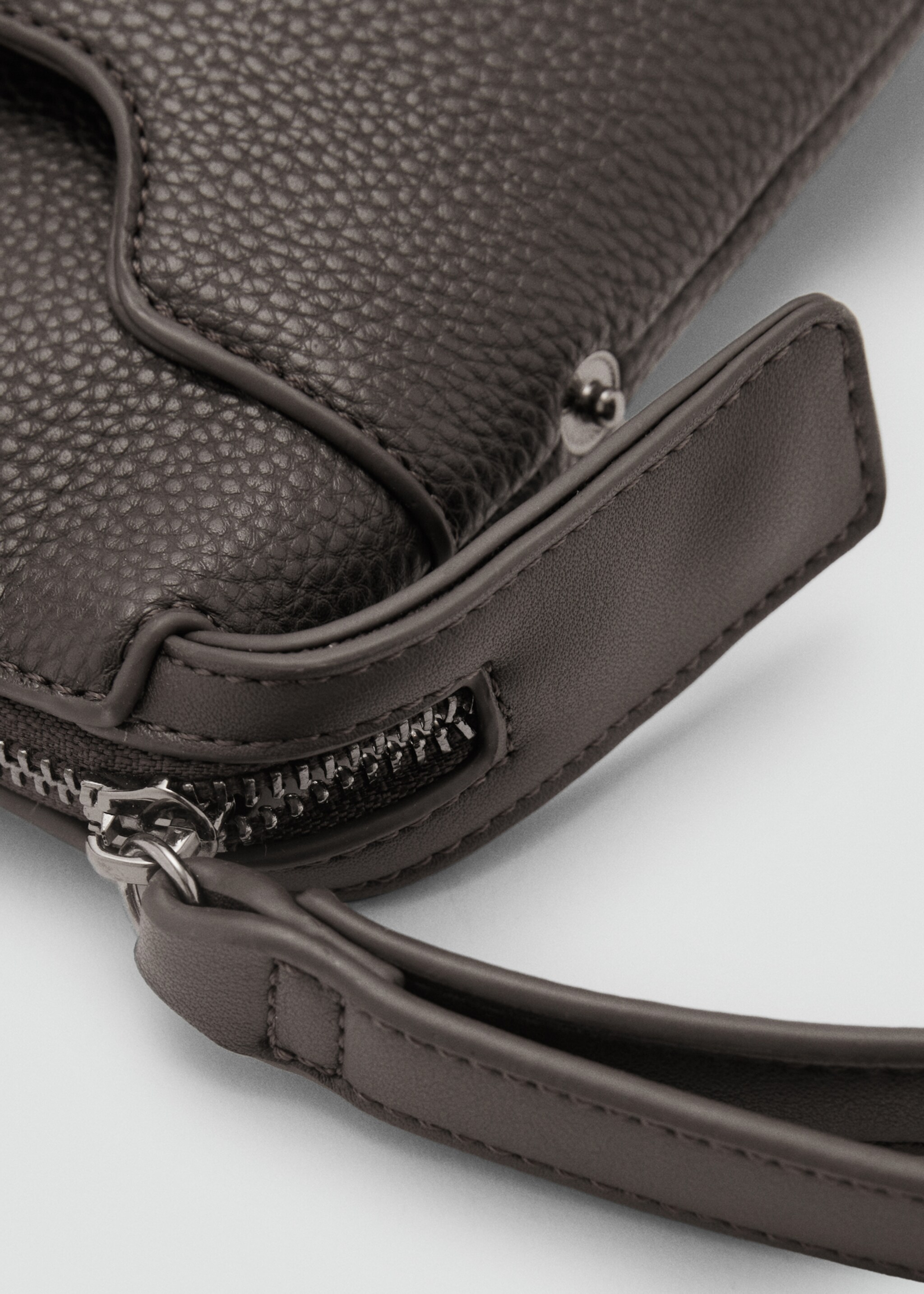 Envelope bag - Details of the article 2, Brown. Ref: 87030607-00.