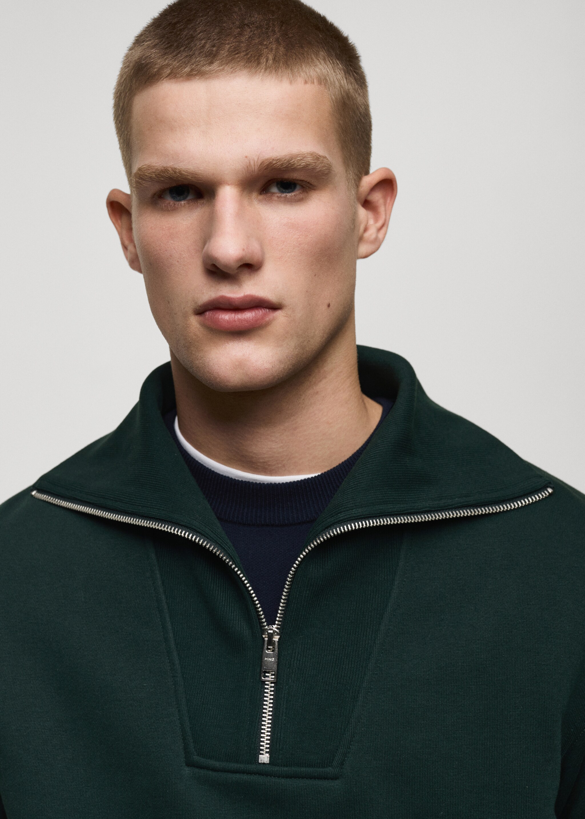 Regular-fit zip-neck sweatshirt - Details of the article 1, Green. Ref: 87030617-00.