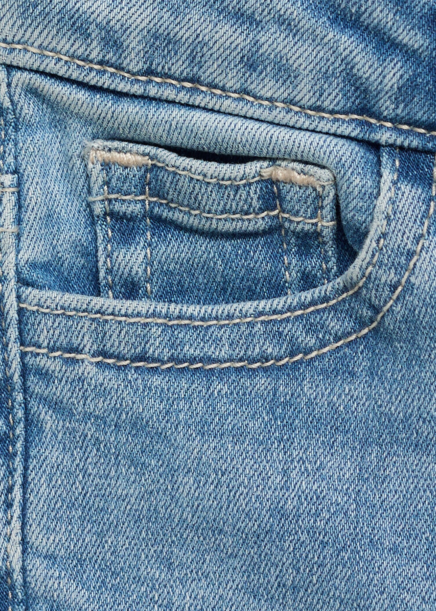 Frayed low-rise skinny jeans - Details of the article 8