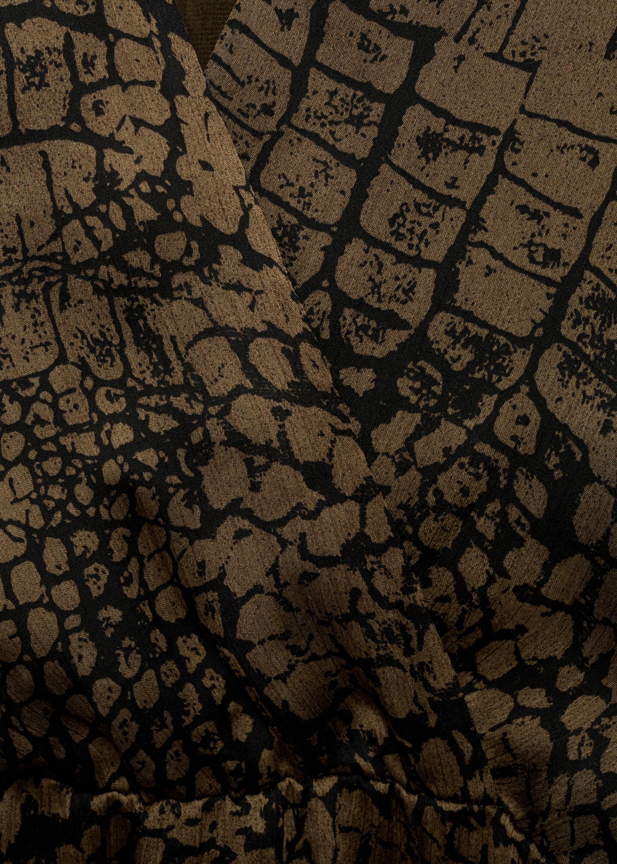 Vestido com folhos e estampado animal - Pormenor do artigo 8, Castanho. Ref: 87030621-00.