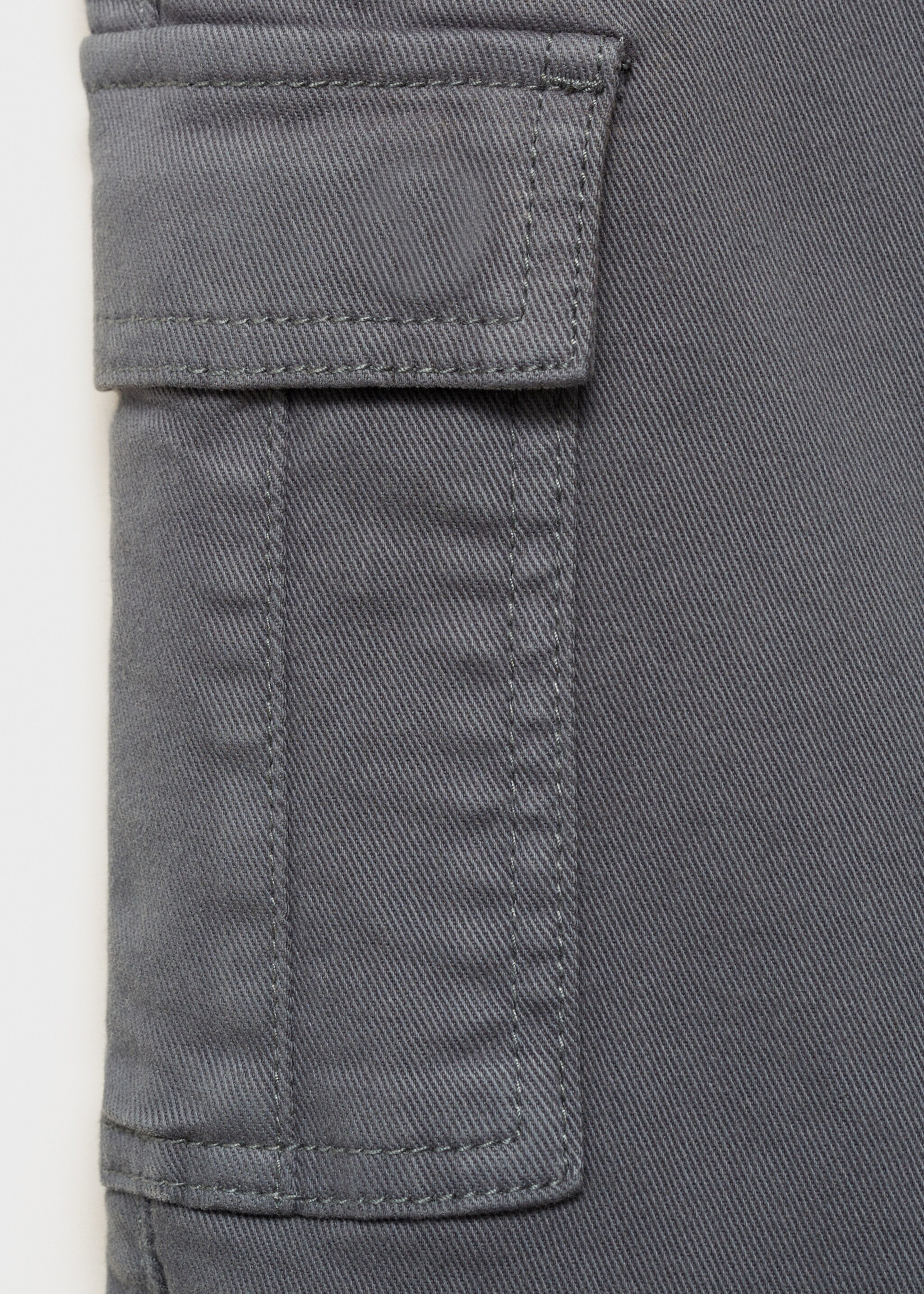 Cargo jeans - Details of the article 8, Green. Ref: 87030624-00.