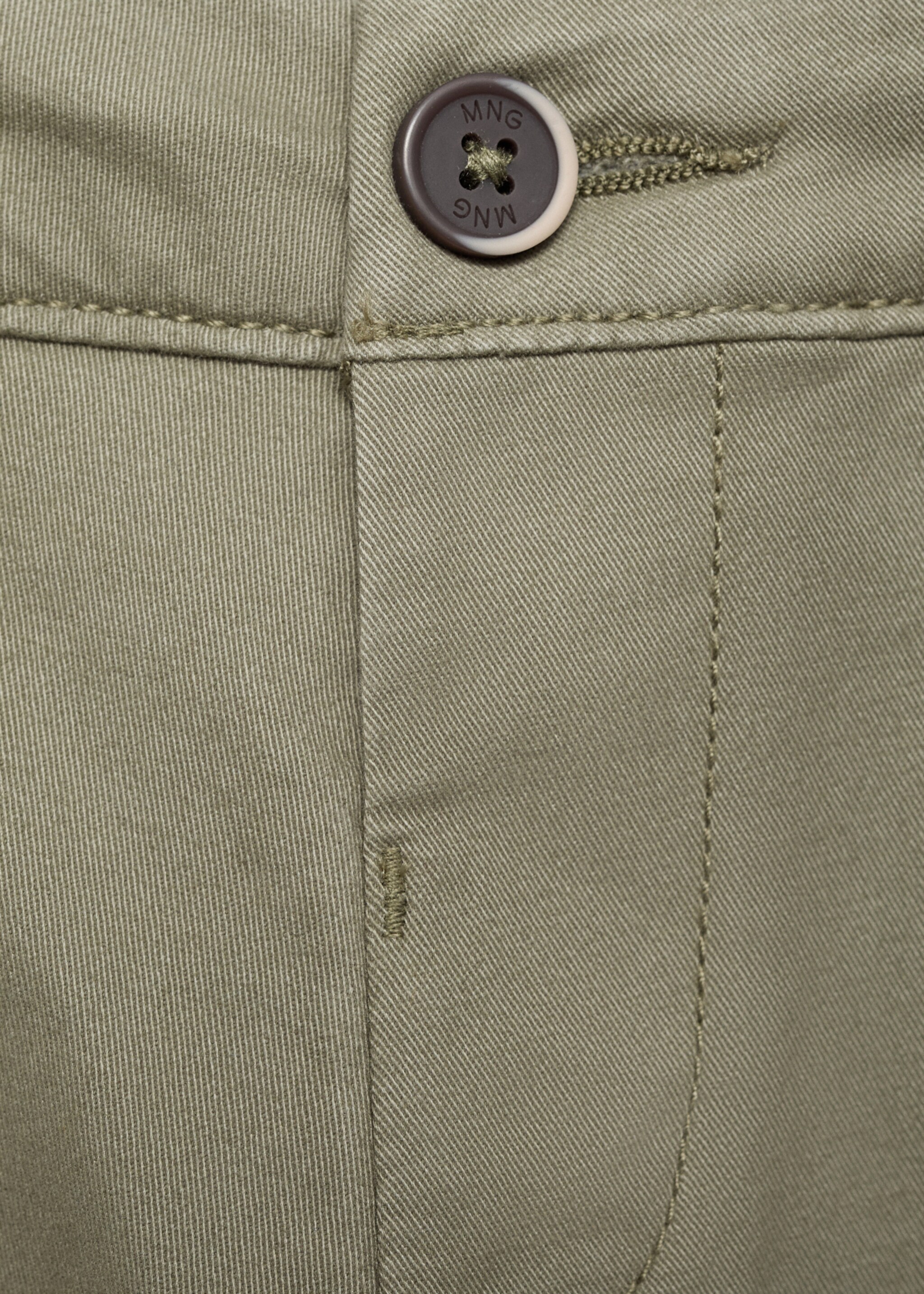 Pantalon chino coton - Détail de l'article 8, Kaki. Ref: 87030627-00.
