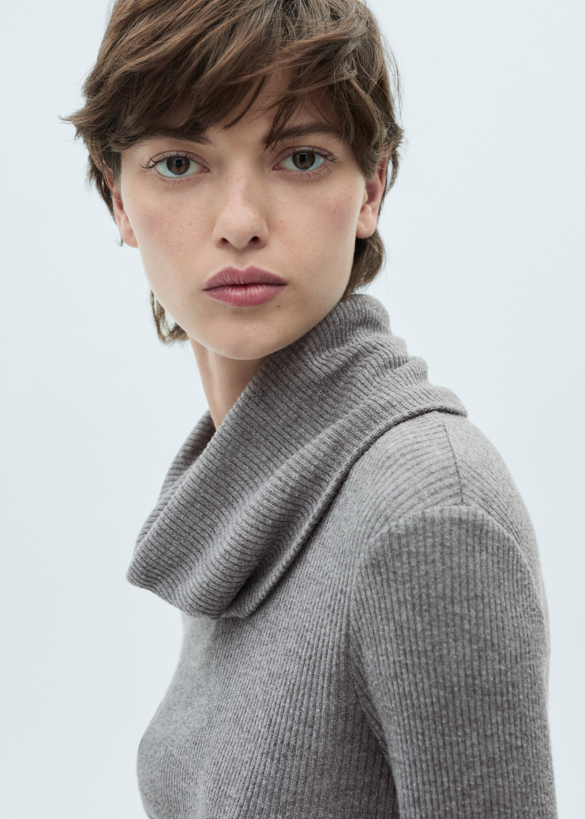 Geribd T-shirt met col - Detail van het artikel 1, Grijs. Ref: 87030639-00.