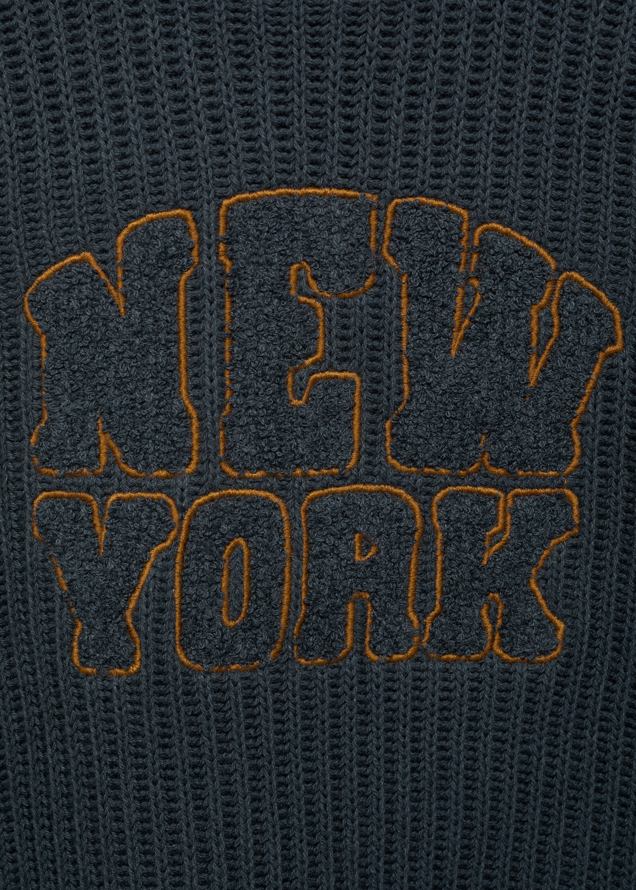 Message knitted sweater - Details of the article 8, Petrol Blue. Ref: 87031053-00.