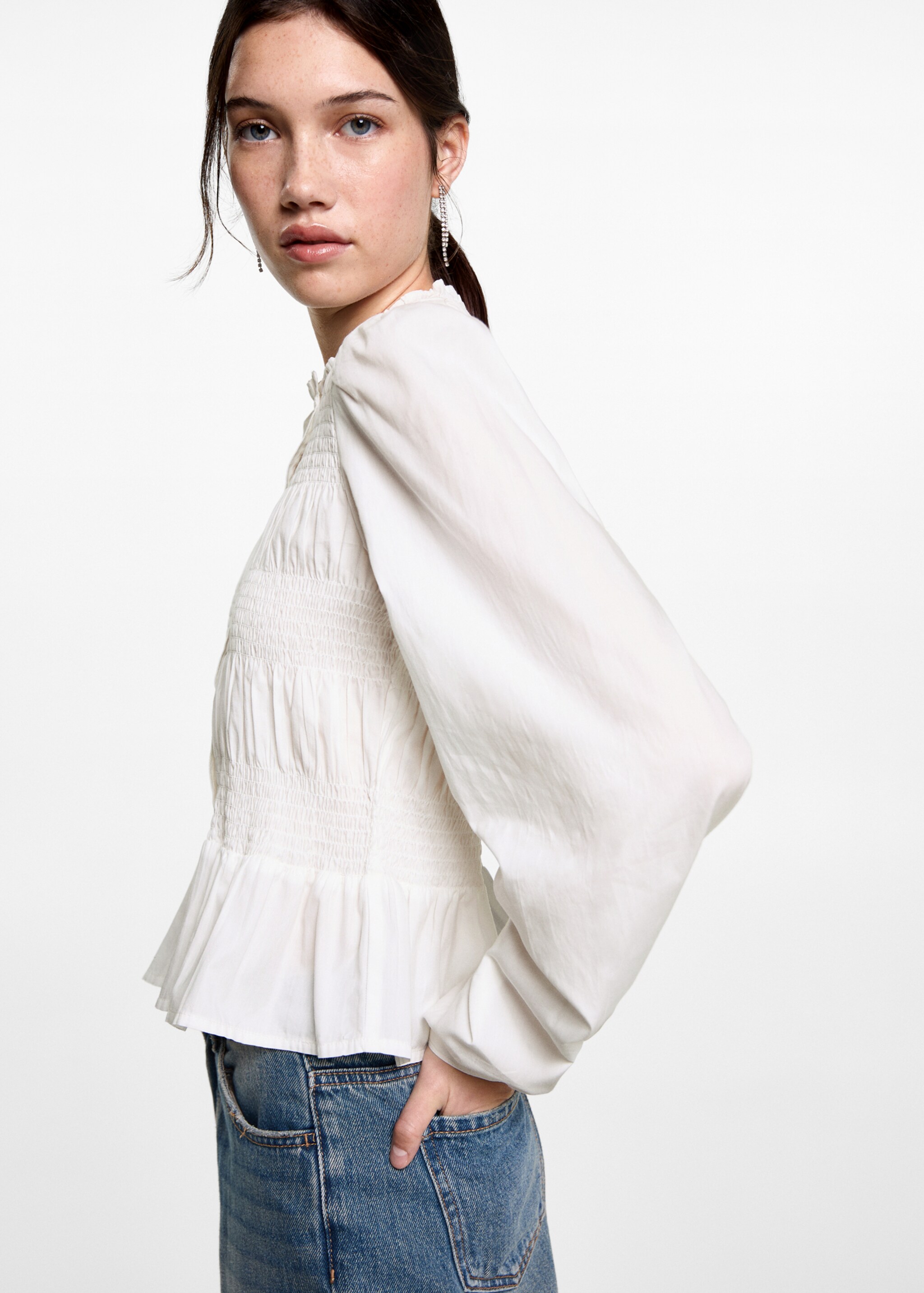 Ruffled gathered blouse - Details of the article 6, Off White. Ref: 87031514-00.