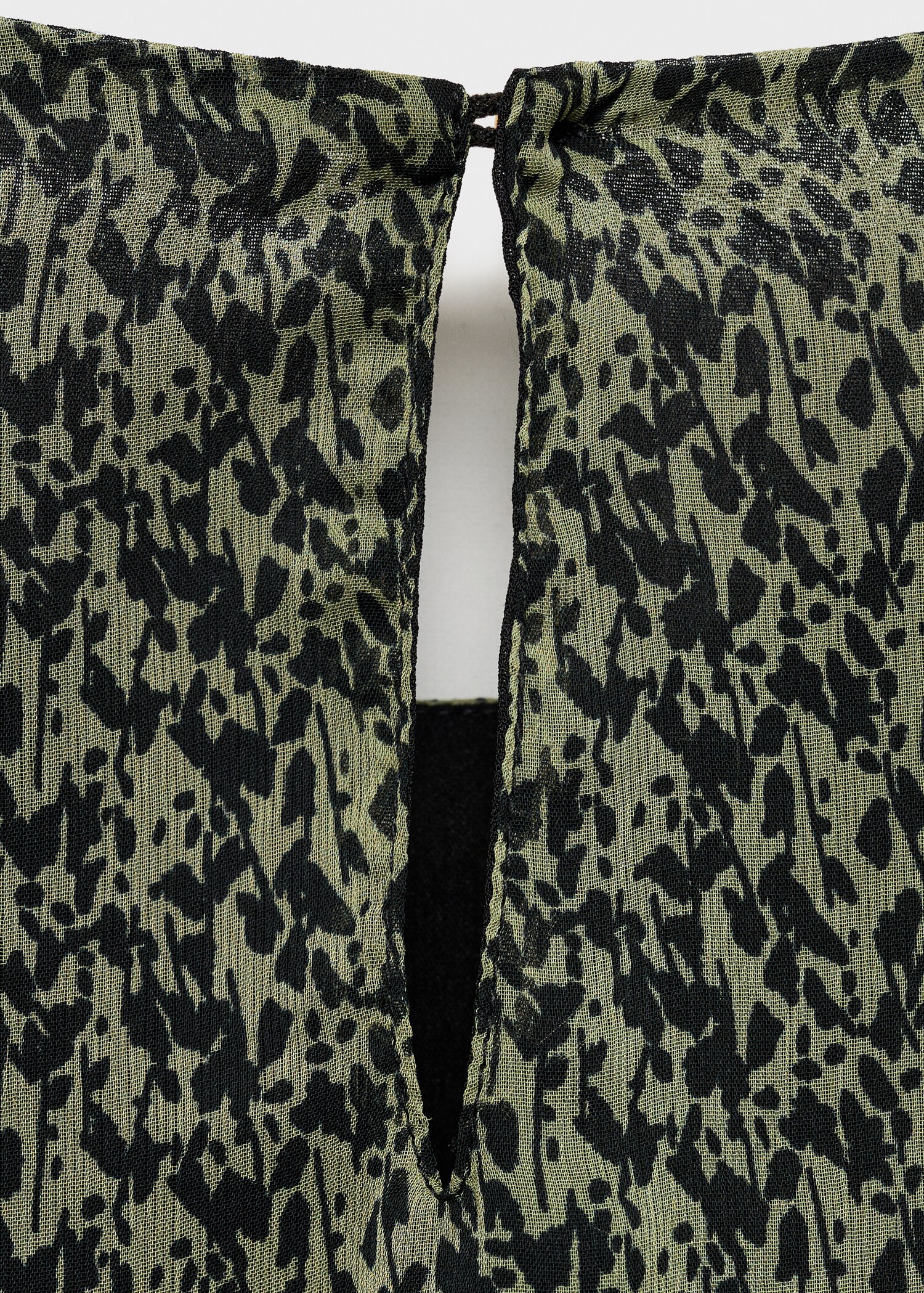 Asymmetrical blouse - Details of the article 0