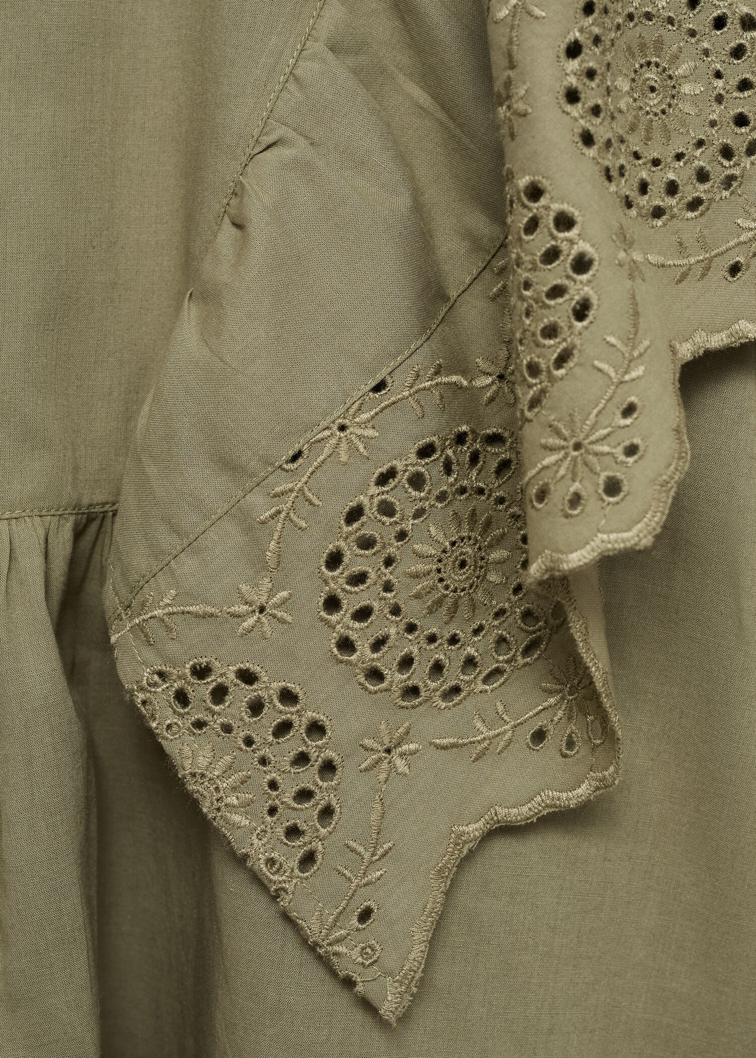 Ruffled blouse - Details of the article 8
