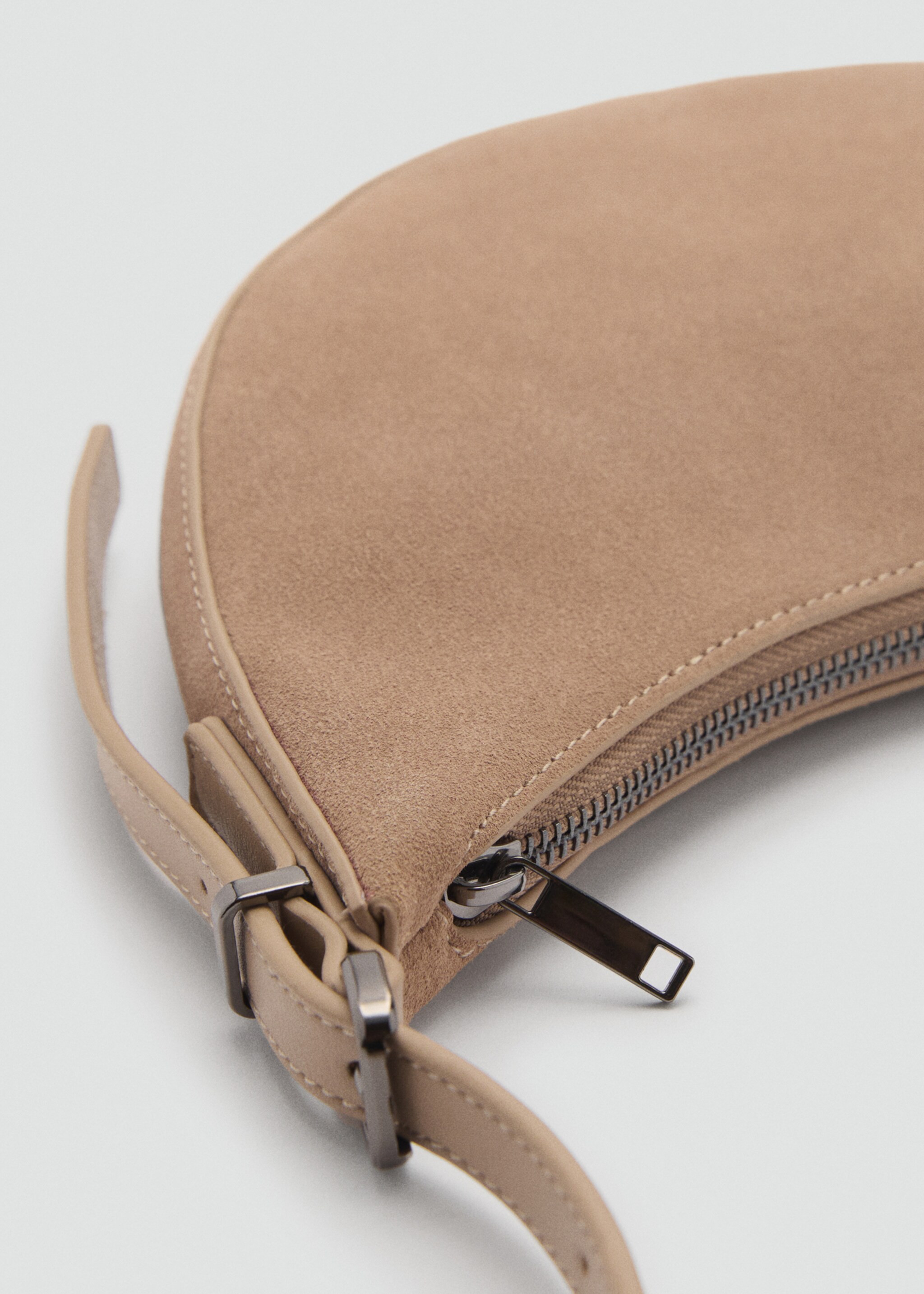 Oval leather bag - Details of the article 2, Light/Pastel Brown. Ref: 87031520-00.
