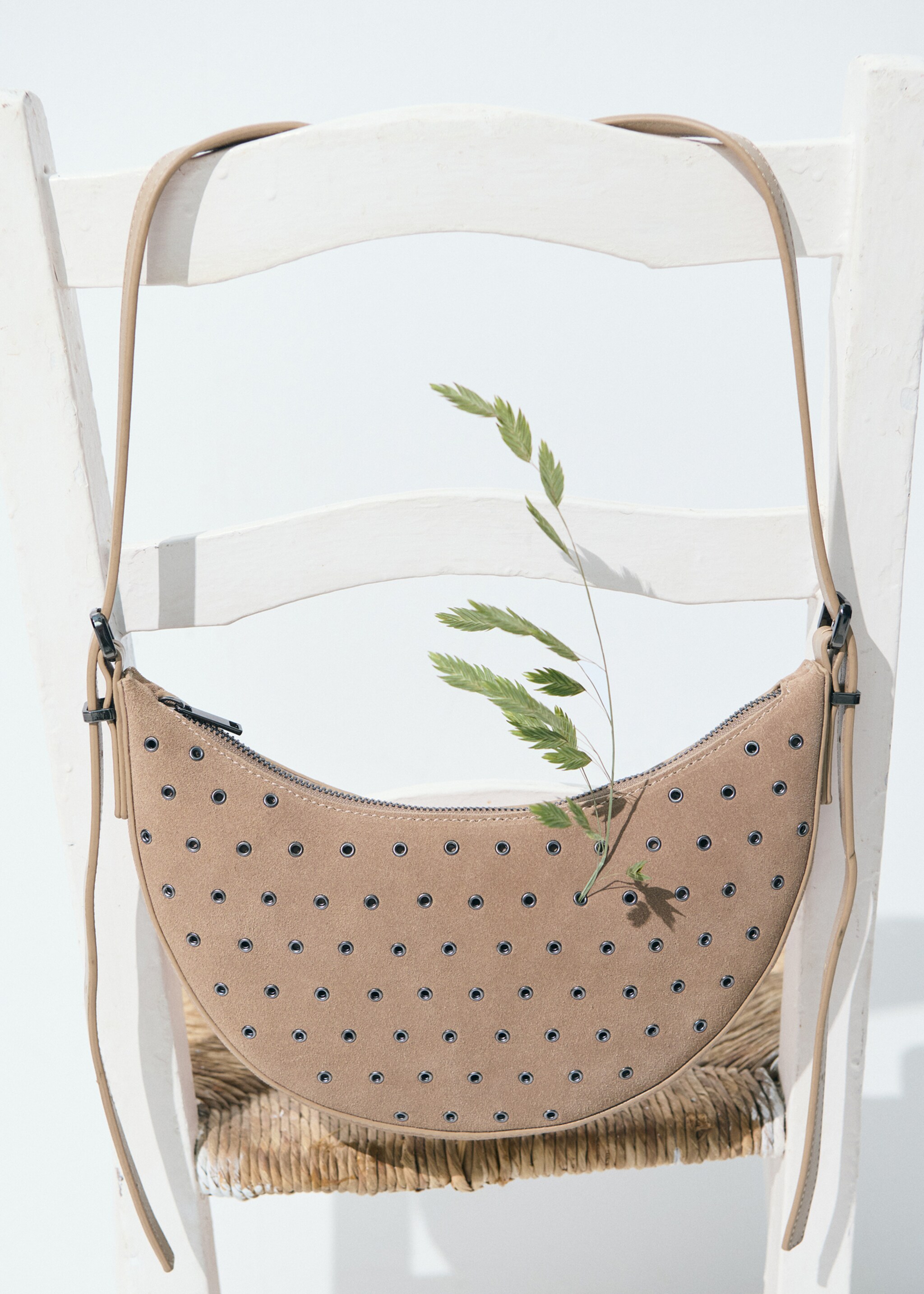 Oval leather bag - Details of the article 9, Light/Pastel Brown. Ref: 87031520-00.