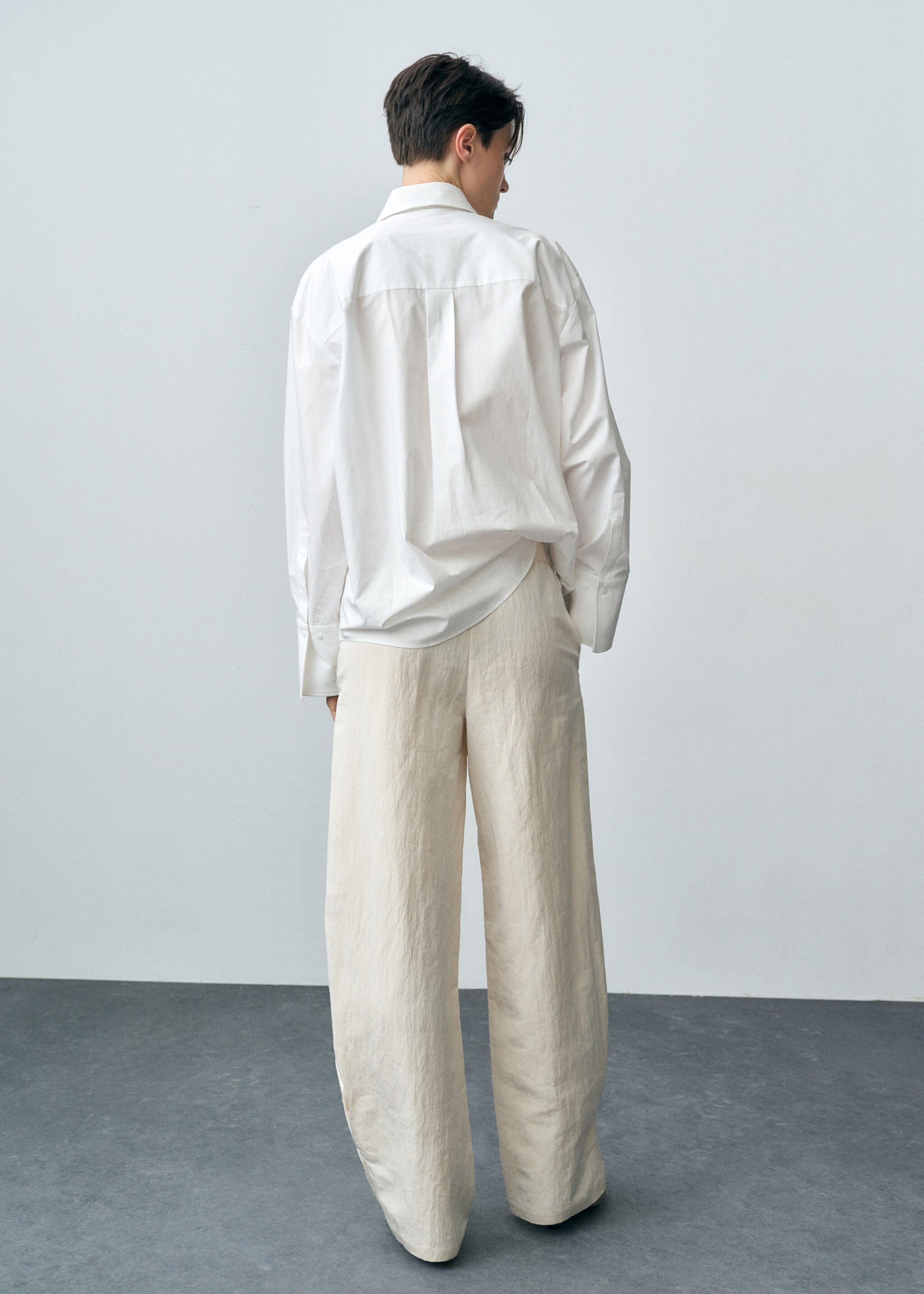 Pantalons jogger pinces - Revers de l'article, Cru. Ref: 87032540-00.