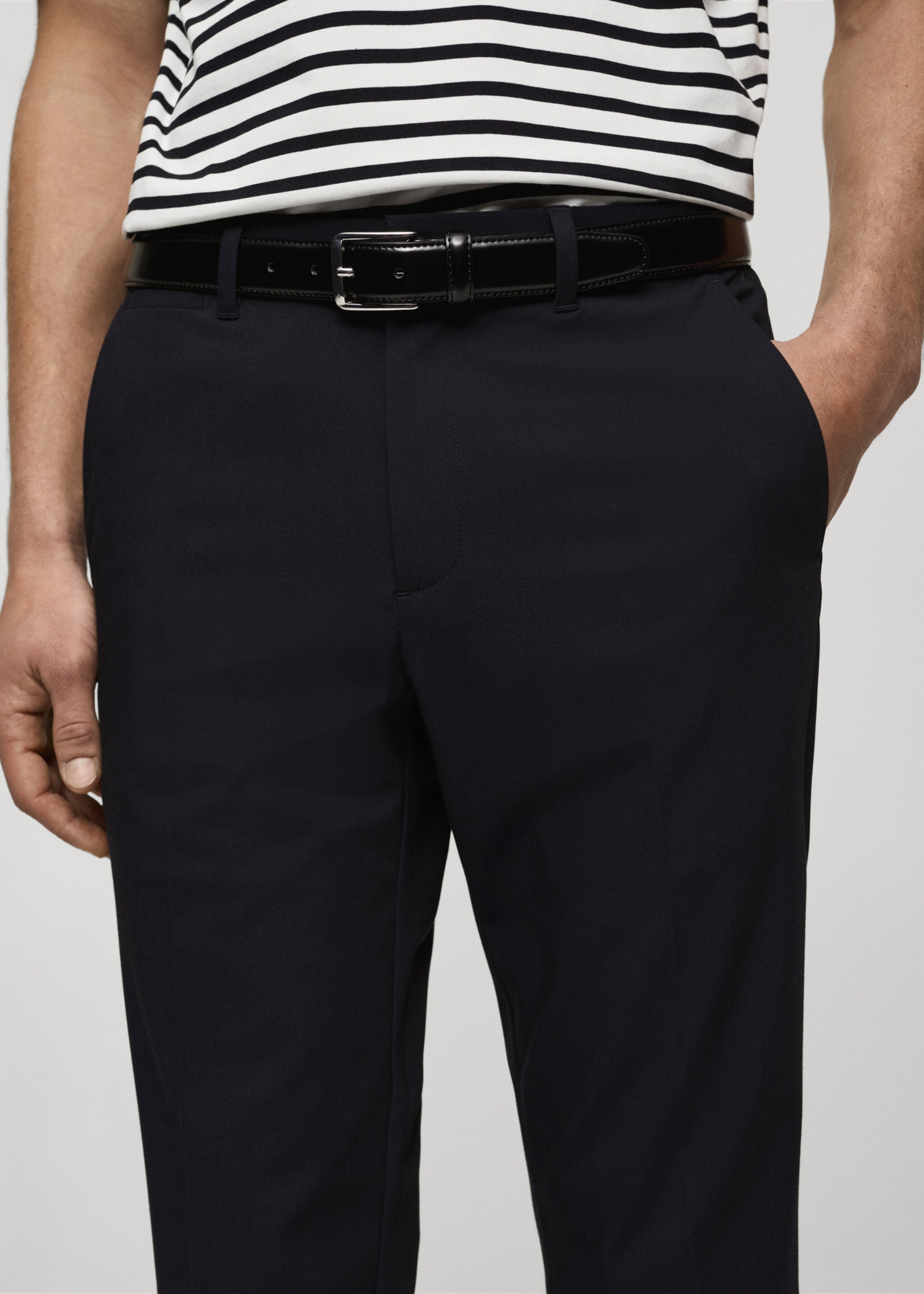 Slim-Comfort-Stretch-Hose Bologna in Cropped-Länge - Detail des Artikels 1, Dunkles Marineblau. Ref: 87032889-00.