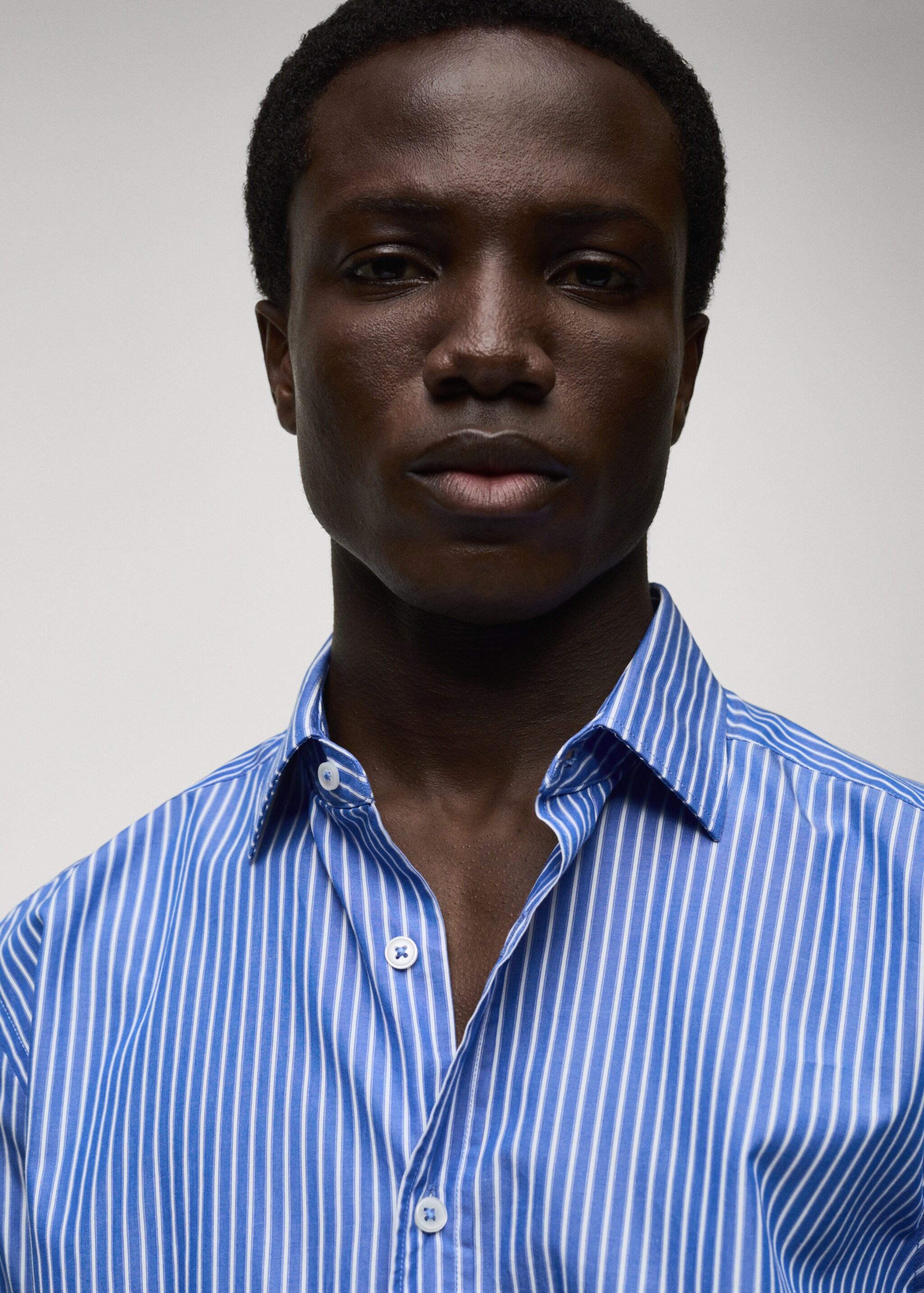 100% cotton regular-fit striped shirt - Details of the article 1, Sky Blue. Ref: 87032890-00.