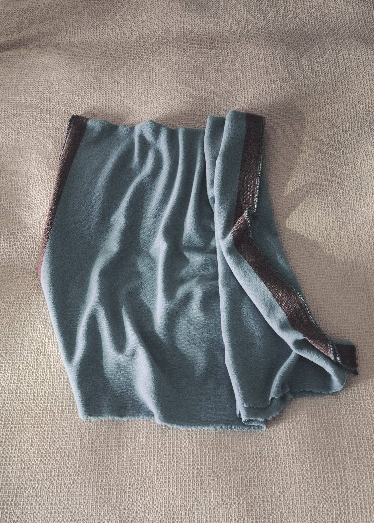 Kontrastrandig filt i 100% ull - Detaljer om artikeln 6