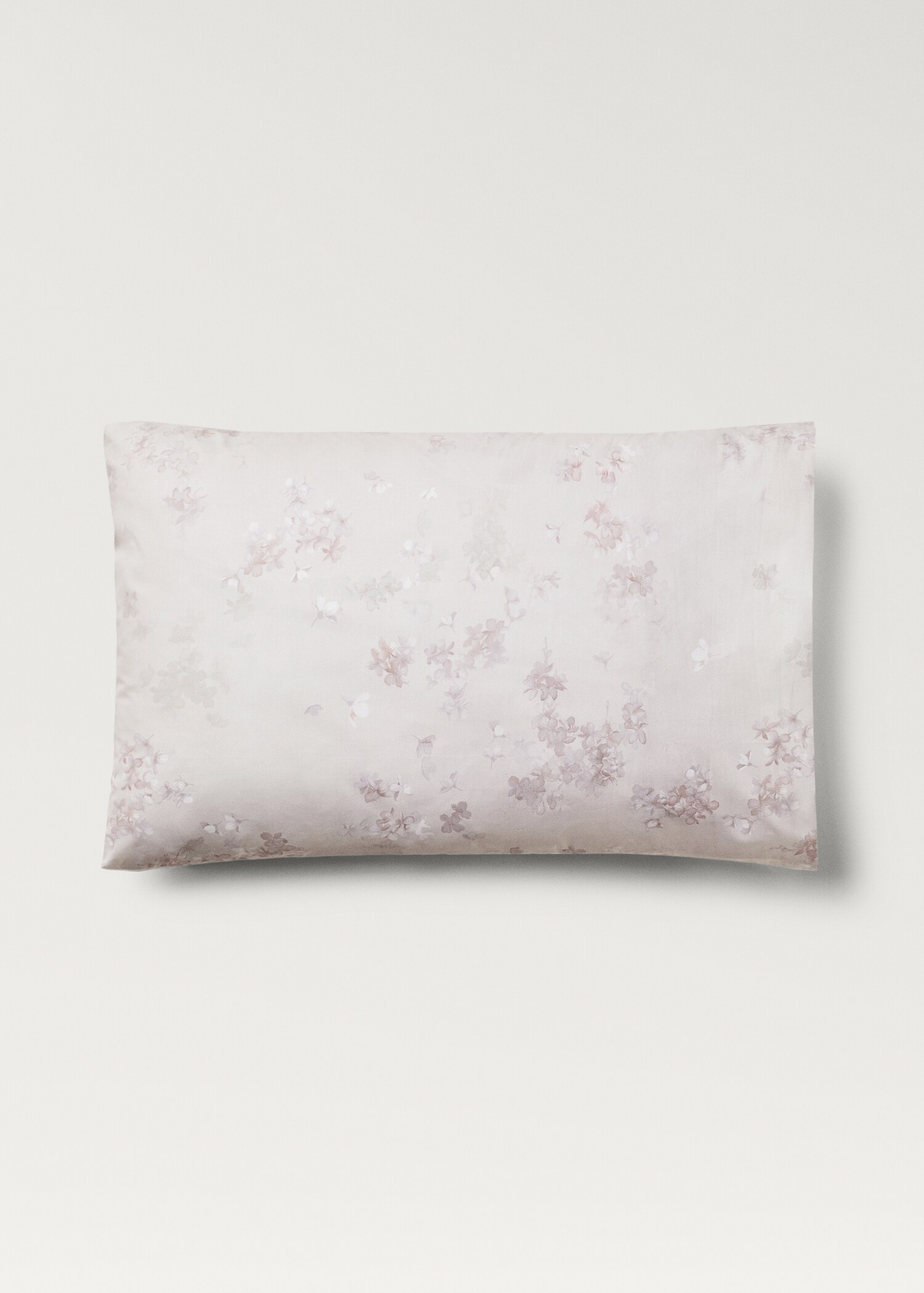 Two cotton percale romantic floral-print pillowcases 50x75 cm - Article without model
