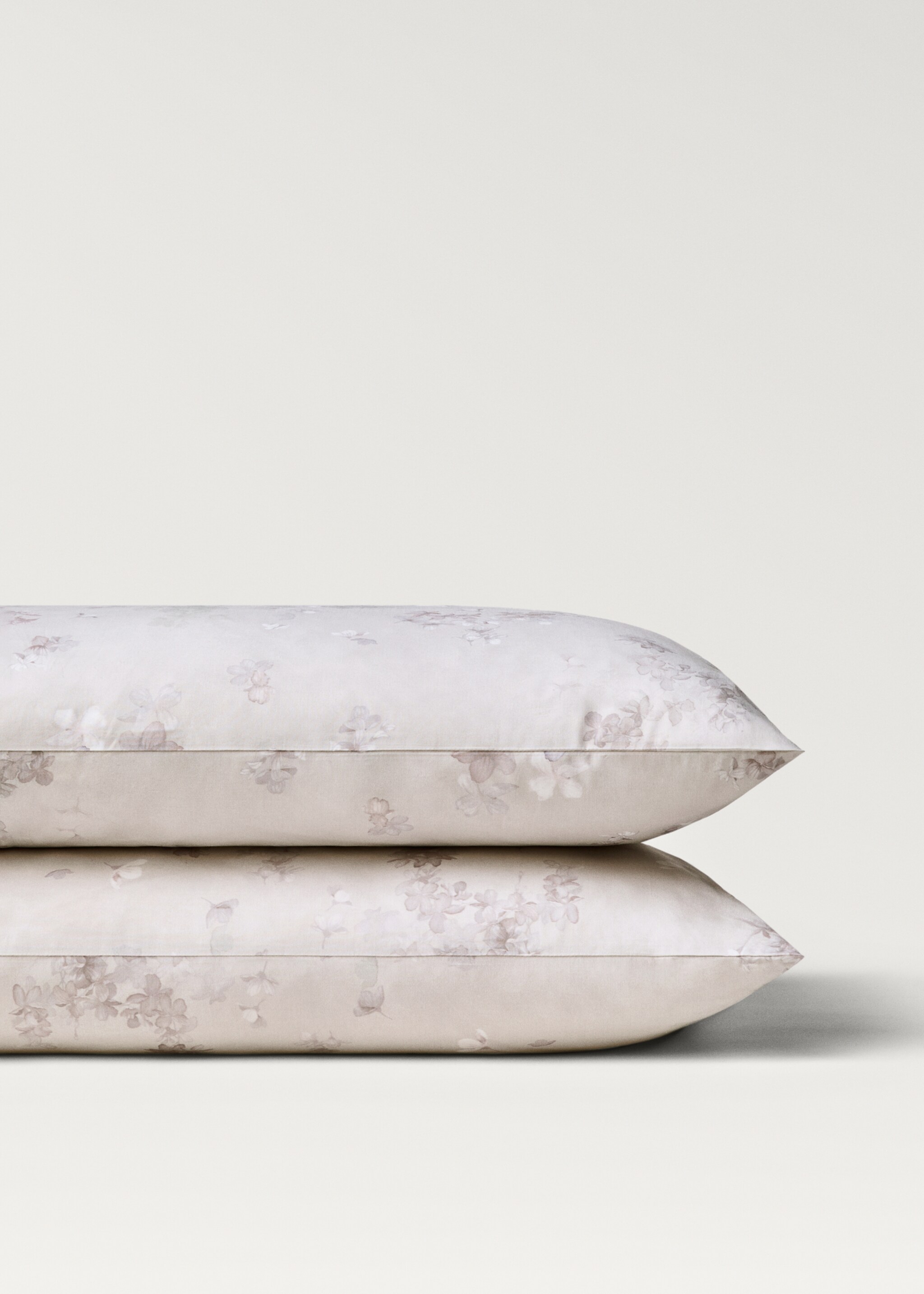 Two cotton percale romantic floral-print pillowcases 50x75 cm - Details of the article 3, Forest Green. Ref: 87032935-00.