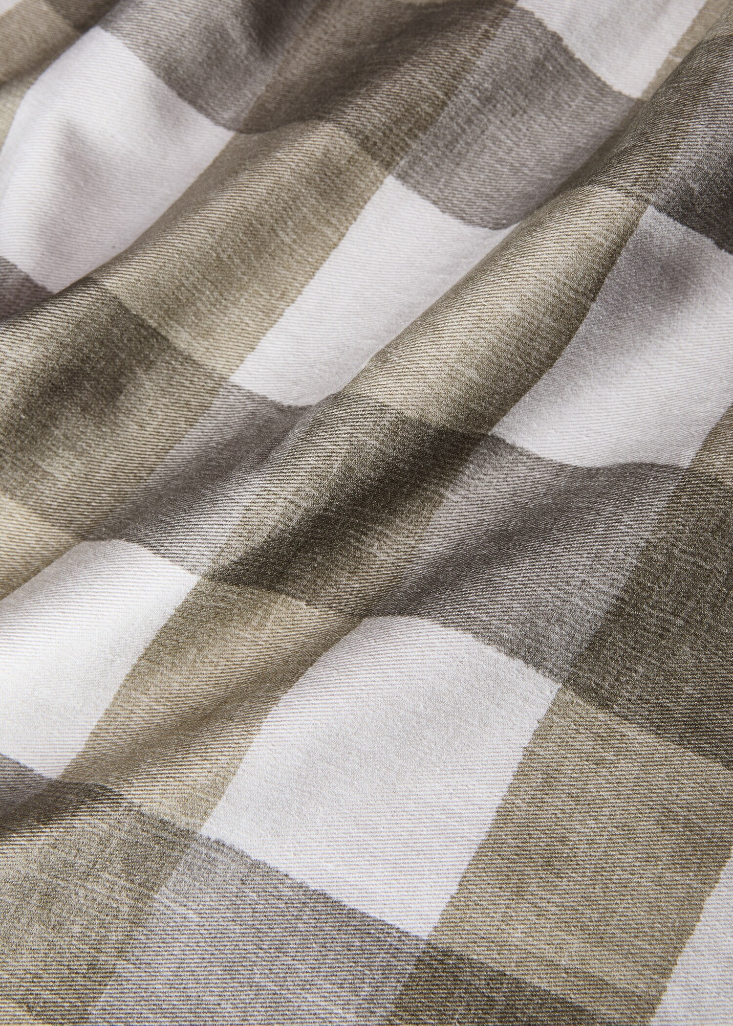 Cotton check-print tablecloth for 2 to 4 diners - Details of the article 2