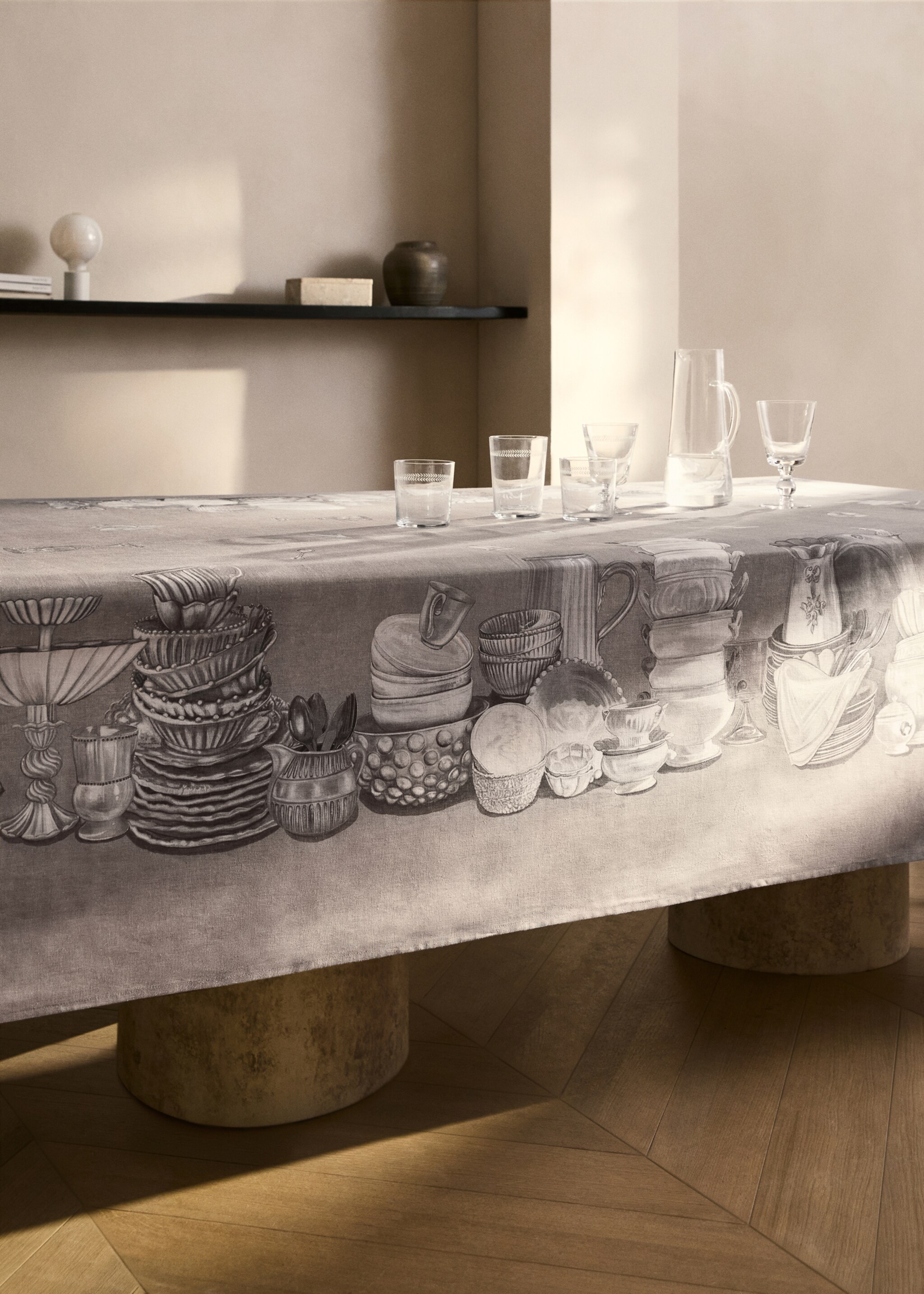 Cotton-linen tableware-print tablecloth for 8 to 10 diners - Details of the article 7, Light/Pastel Grey. Ref: 87032956-00.