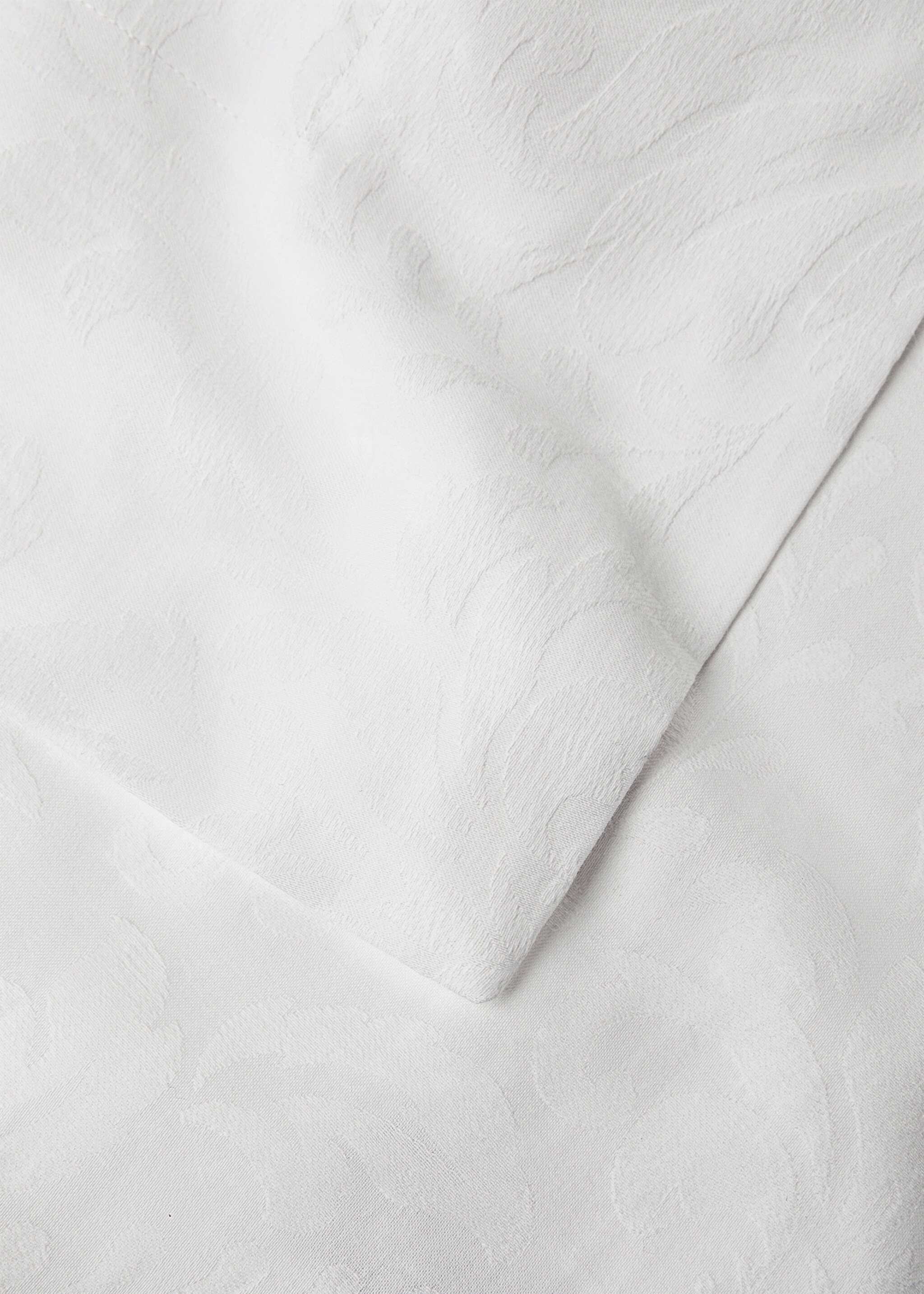 Floral jacquard cotton tablecloth for 6 to 8 guests - Details of the article 1, White. Ref: 87032960-00.