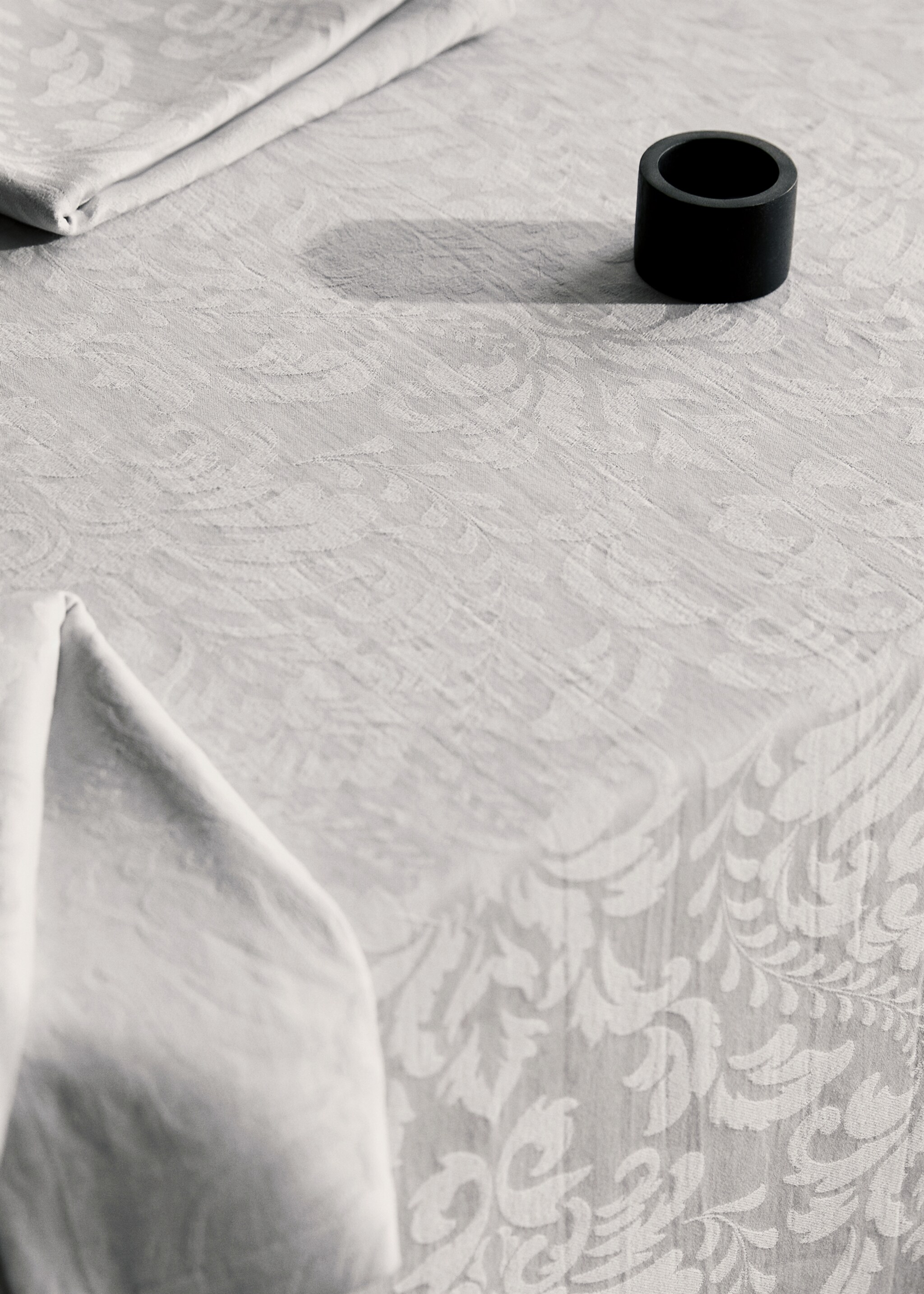 Estovalles cotó jacquard floral 6 a 8 comensals - Detall de l'article 7, Gris. Ref: 87032960-00.