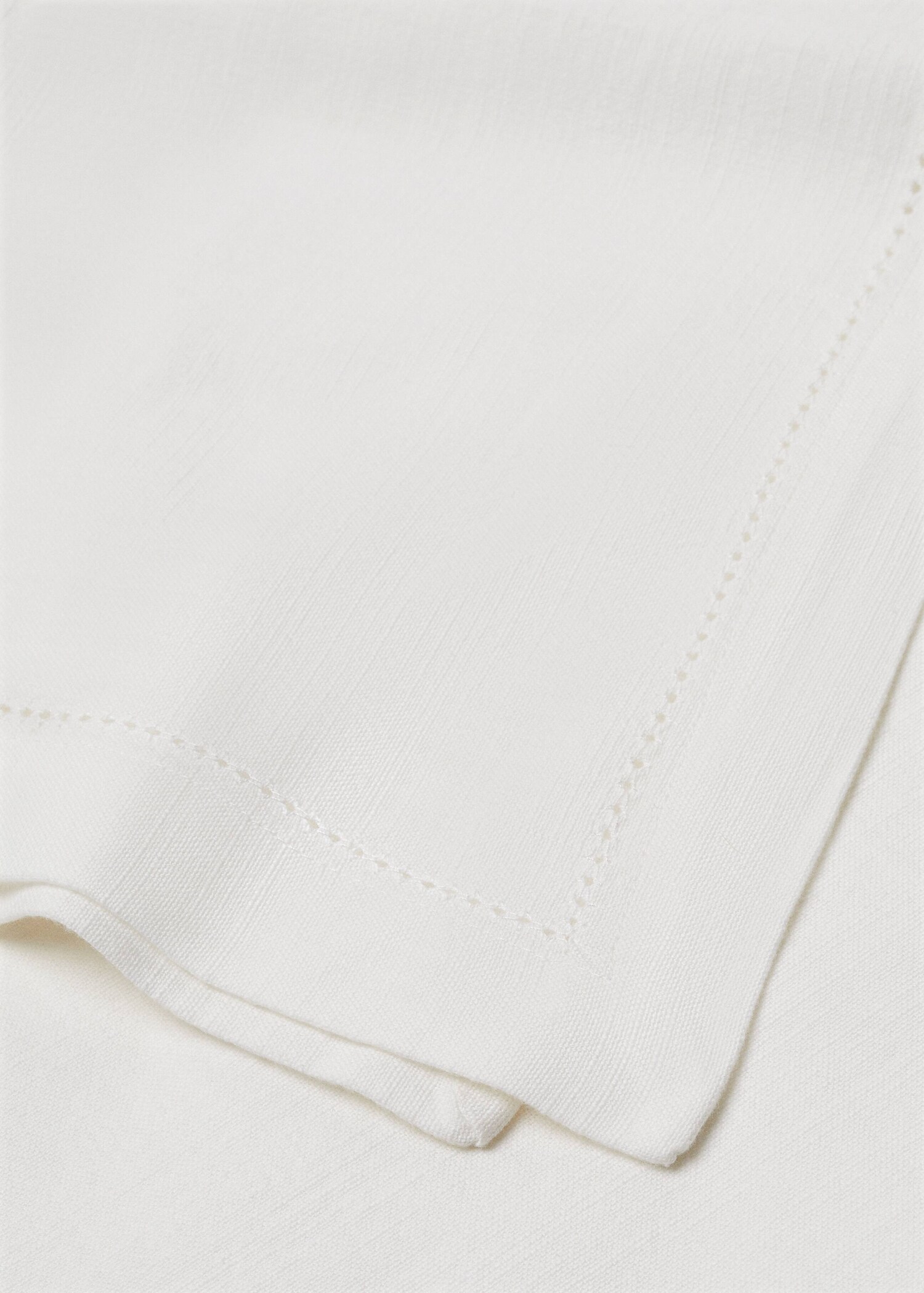 Cotton vanilla tablecloth for 2 to 4 diners - Details of the article 1