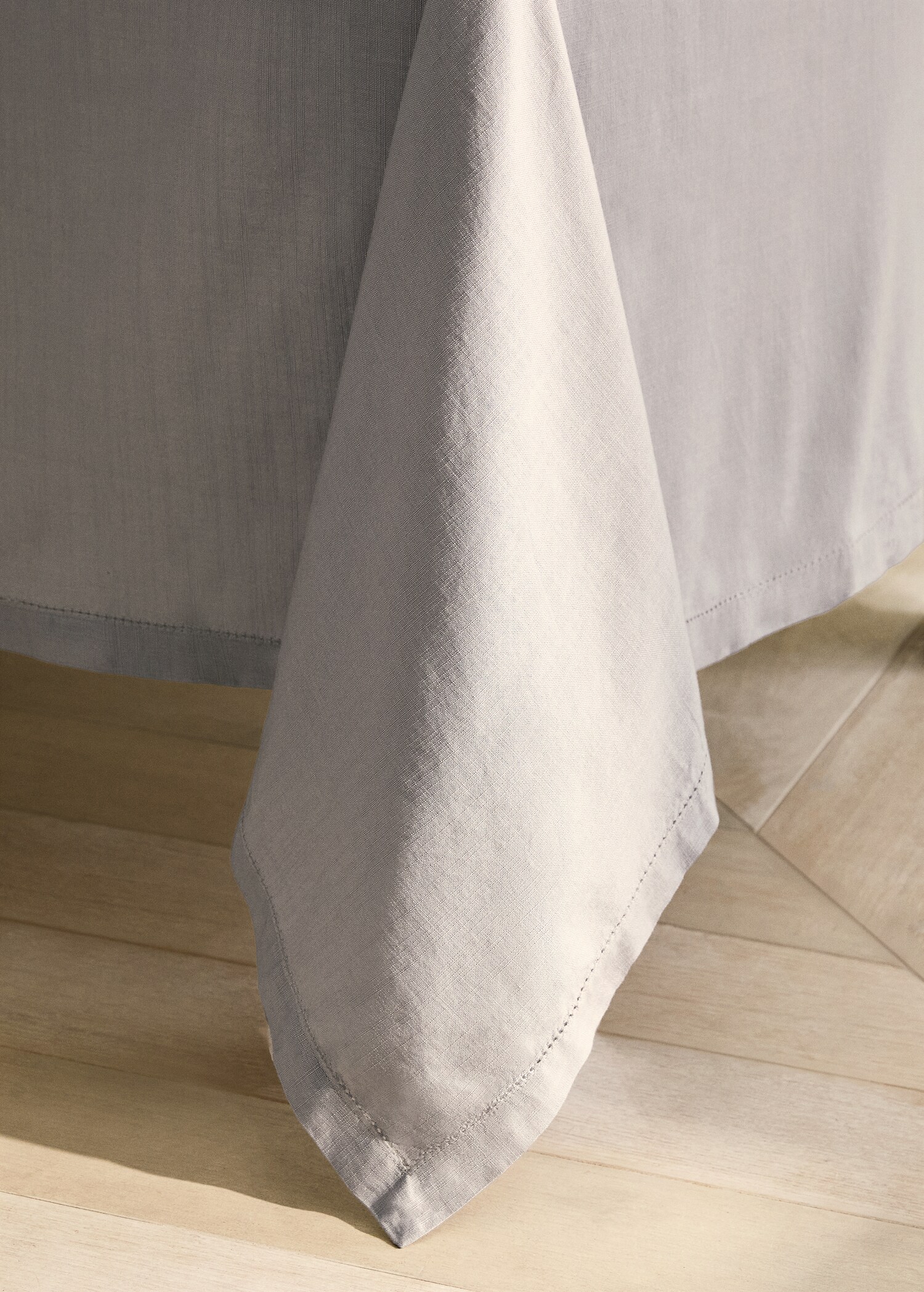 Cotton vanilla tablecloth for 2 to 4 diners - Details of the article 8