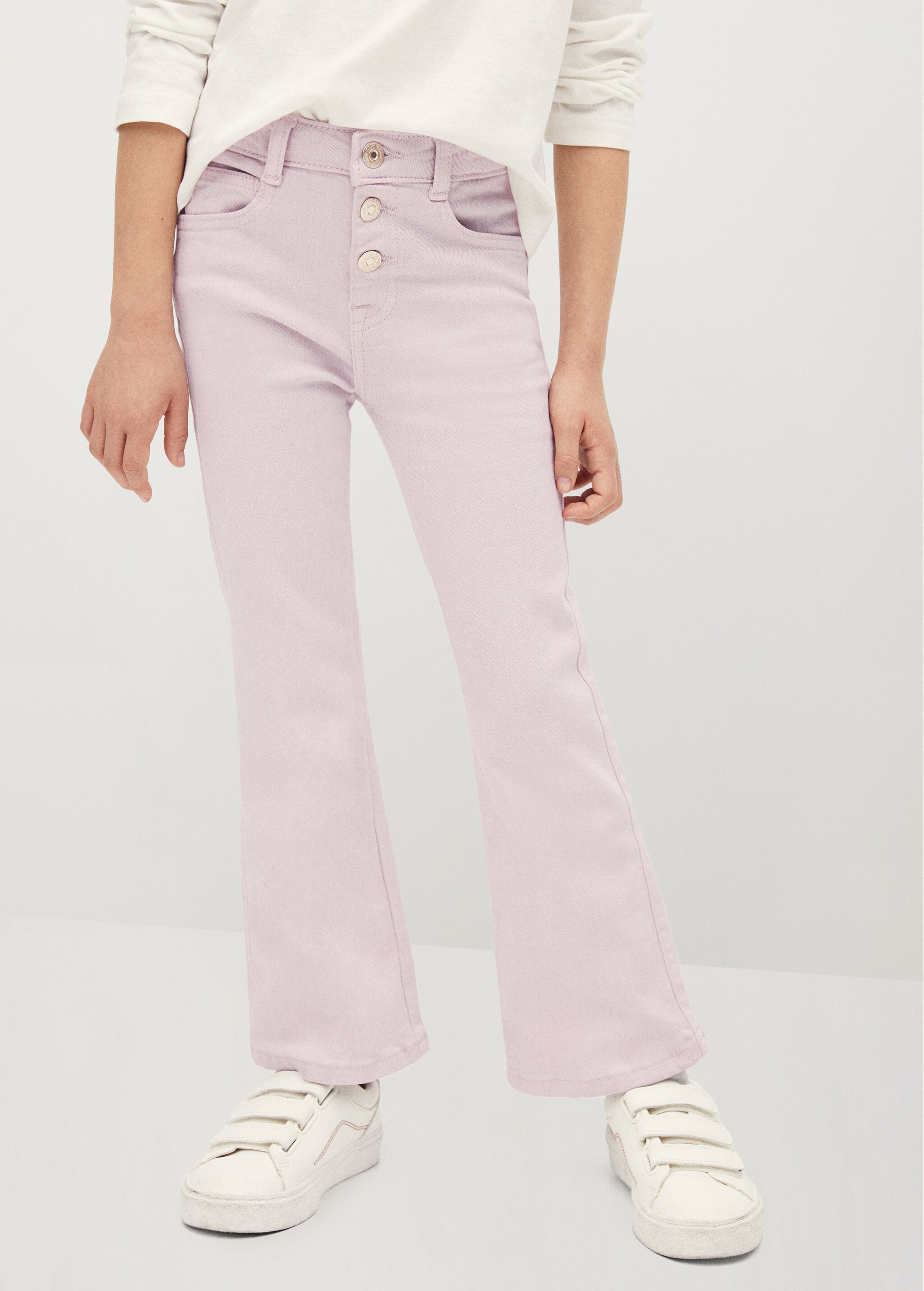 Jeans flare botones - Plano medio