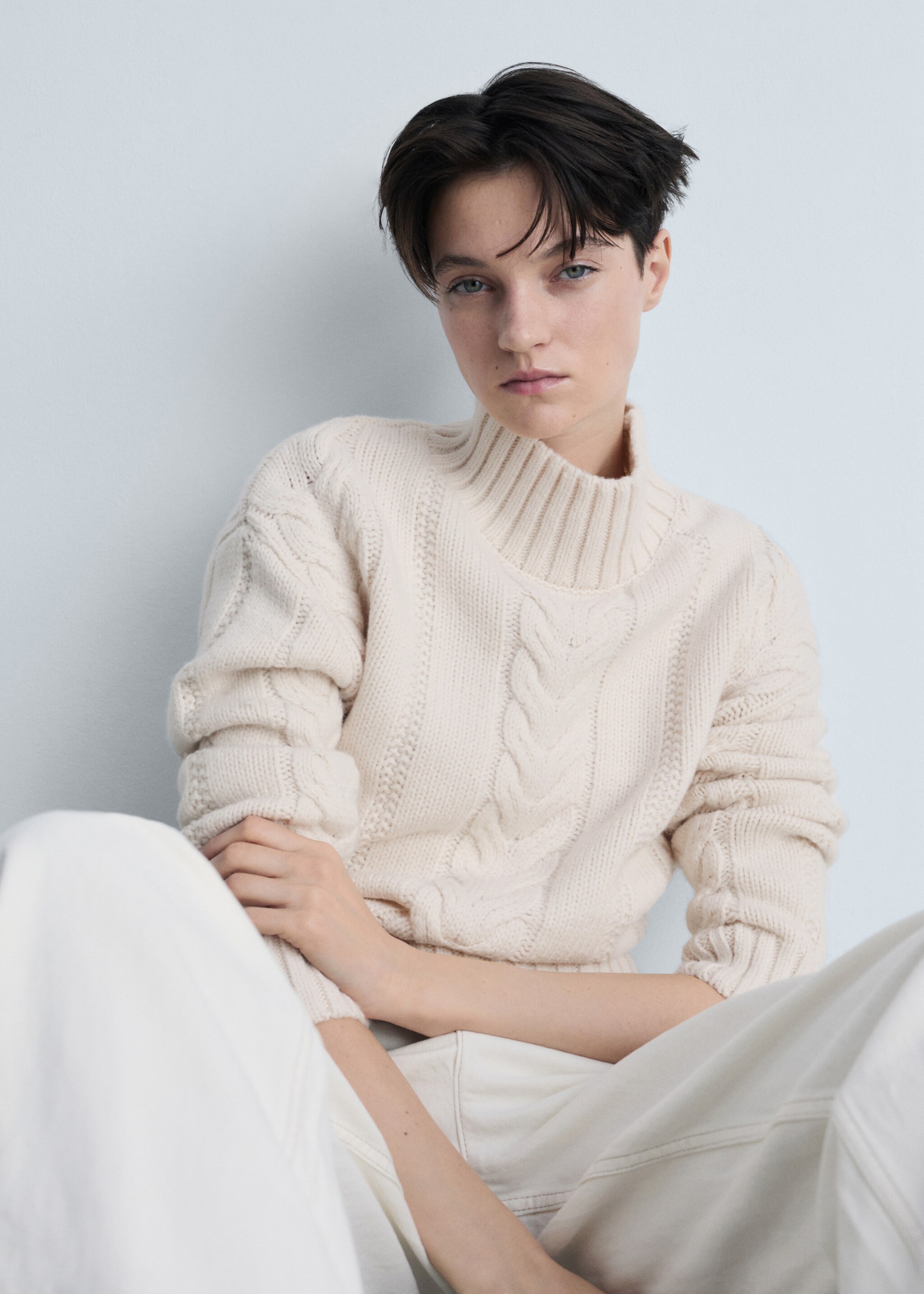 Braided sweater with perkins neck - Details of the article 2, Ecru. Ref: 87033272-00.