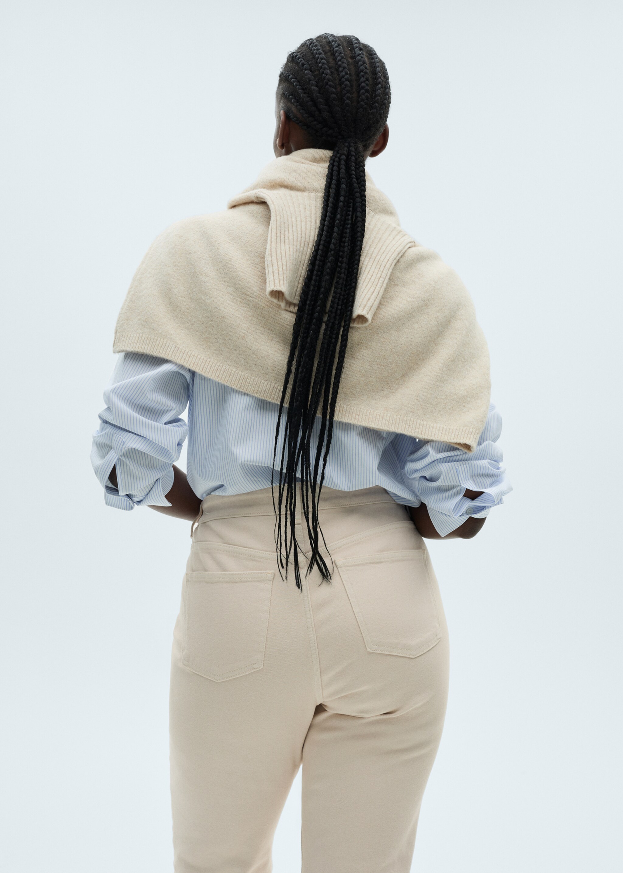 Newmom comfort high-rise jeans - Details of the article 4, Ecru. Ref: 87033274-00.