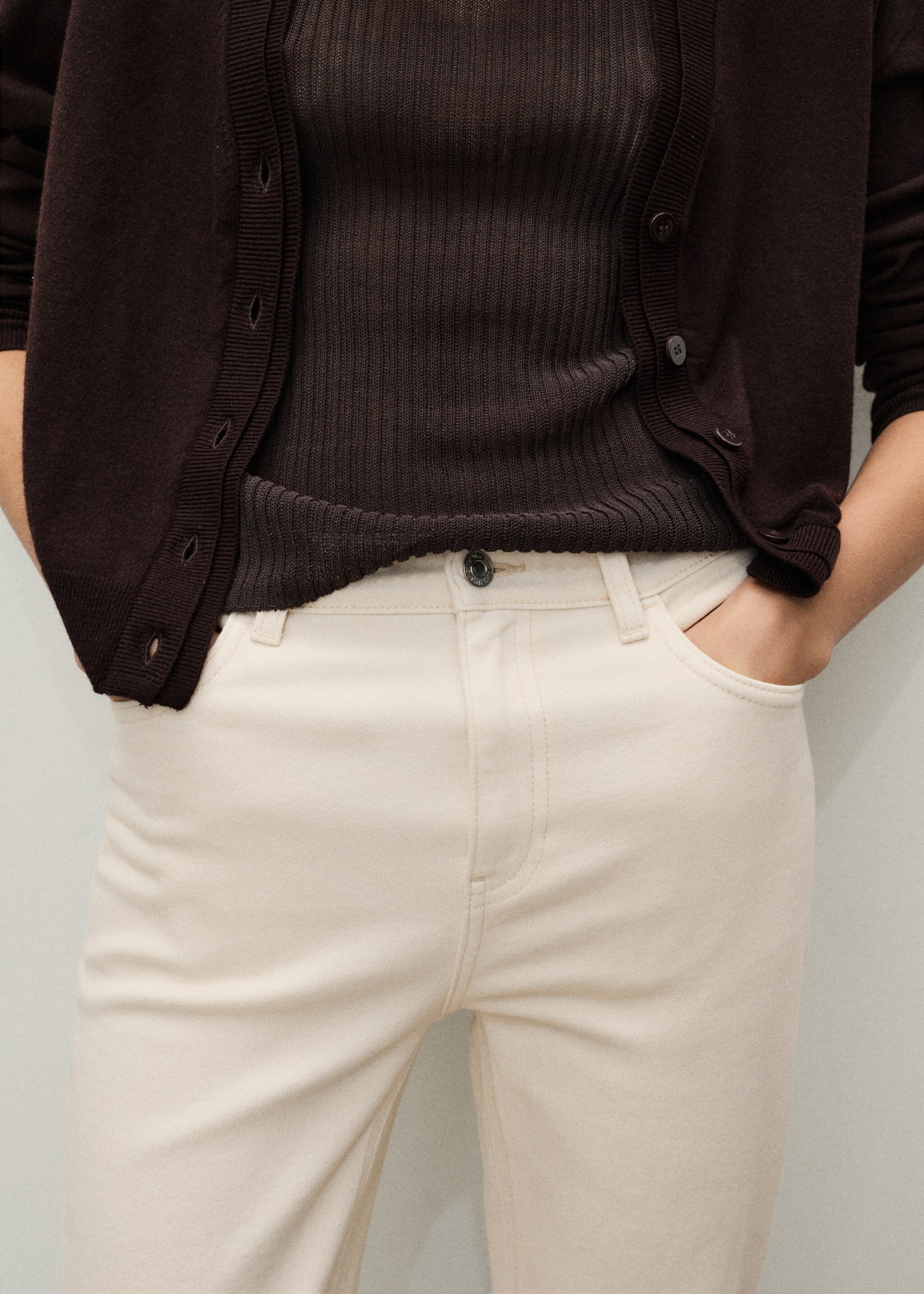 Newmom comfort high-rise jeans - Details of the article 6, Ecru. Ref: 87033274-00.