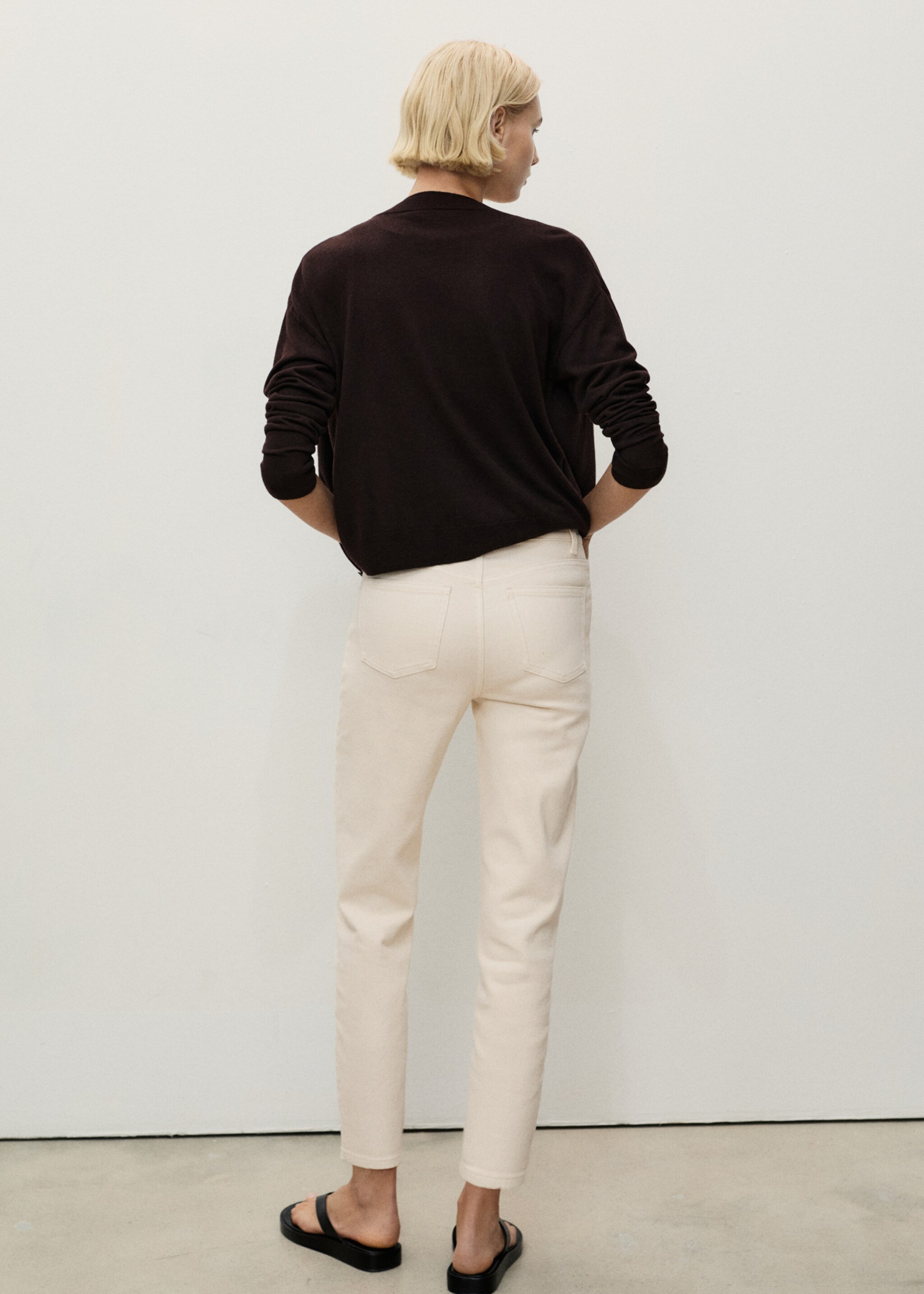 Newmom comfort high-rise jeans - Reverse of the article, Ecru. Ref: 87033274-00.