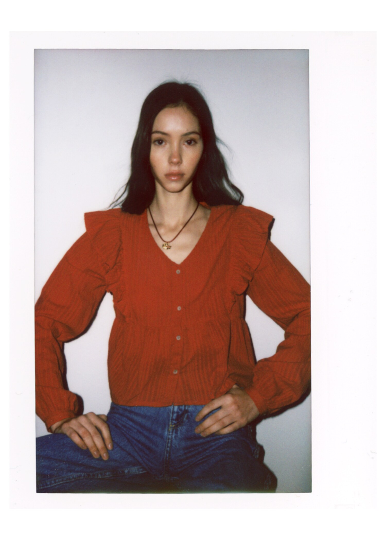 Bluse mit gerüschten Schultern - Detail des Artikels 5