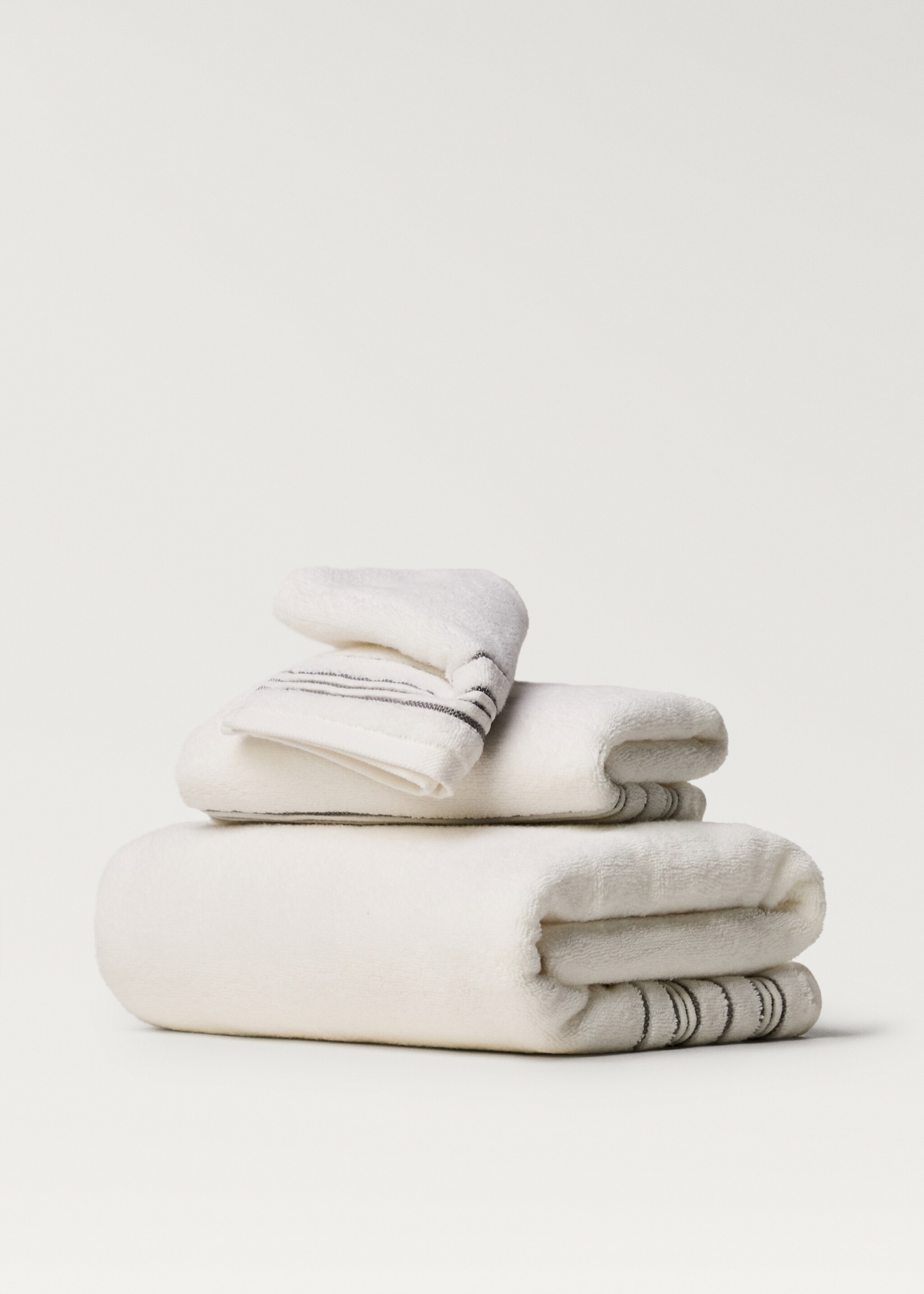 Hand towel with striped trim - Article without model, White. Ref: 87033298-00.