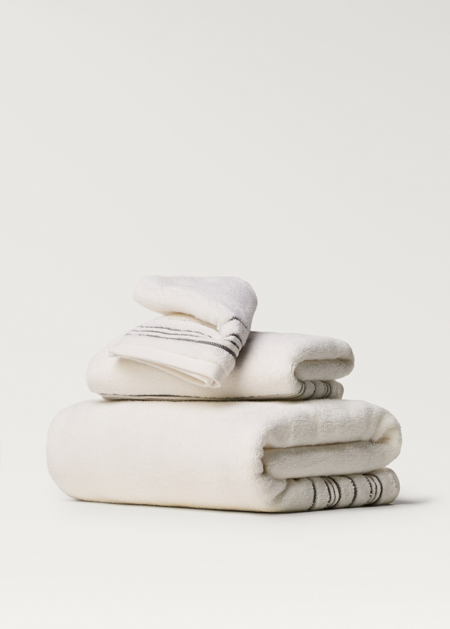 Hand towel with striped trim - Article without model