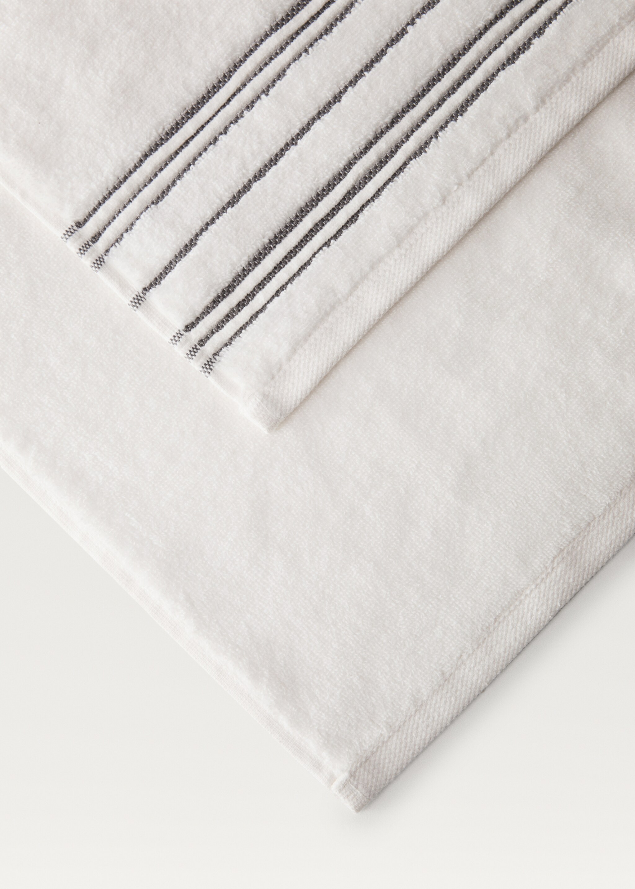 Hand towel with striped trim - Details of the article 2, White. Ref: 87033298-00.