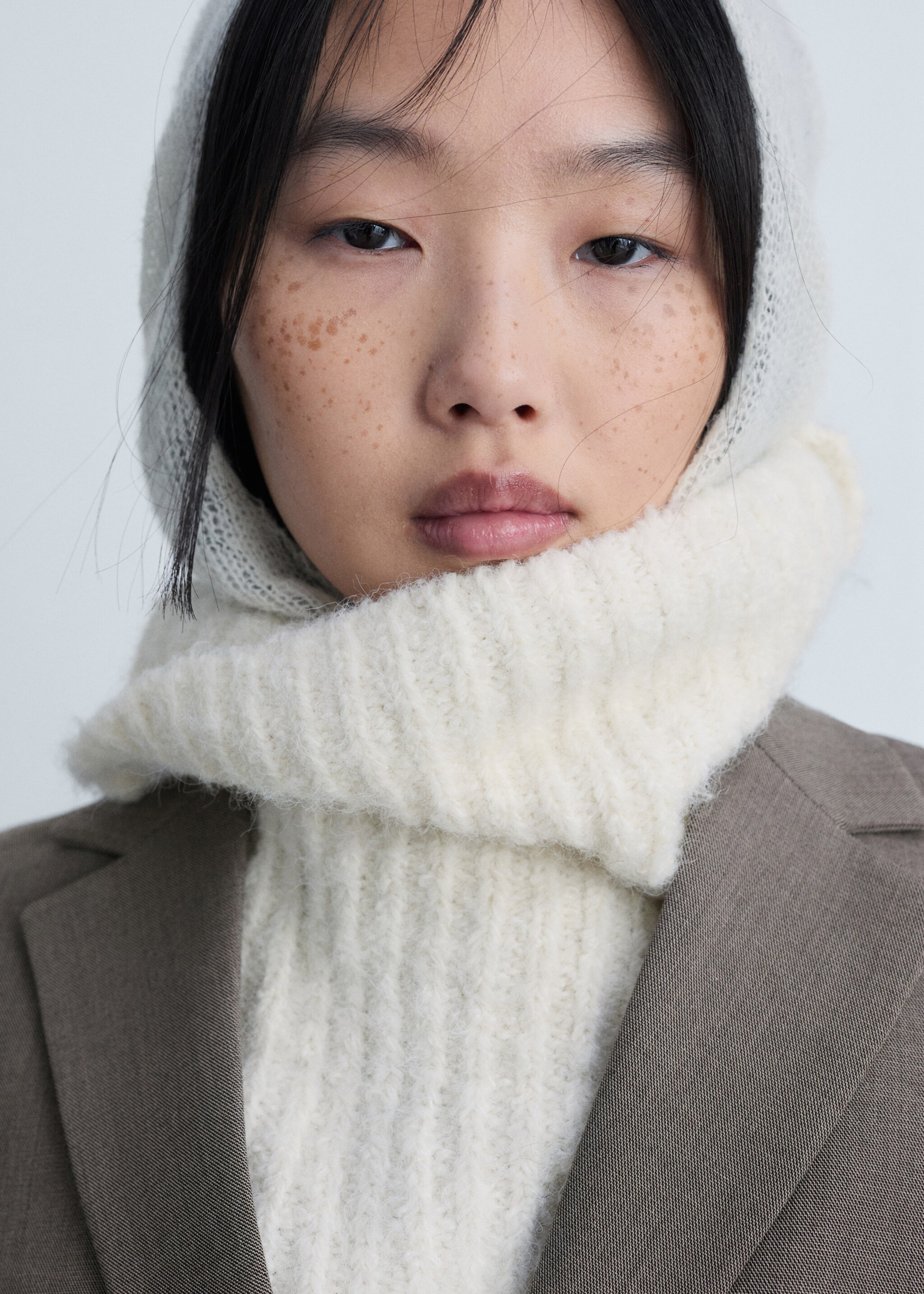 Blazer traje crop - Detalle del artículo 1, Marrón. Ref: 87033652-00.