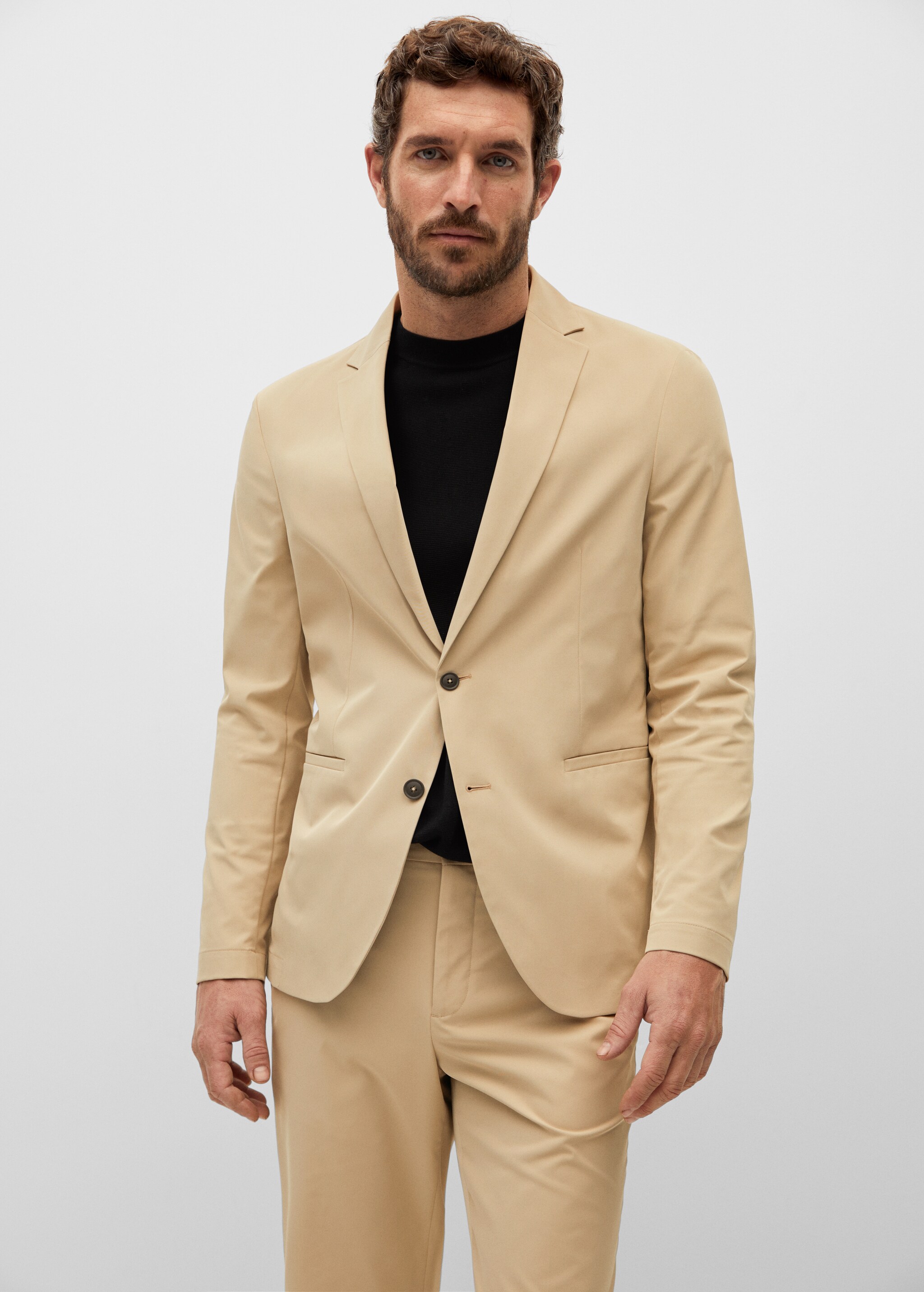 Americana traje slim fit tejido técnico - Plano medio