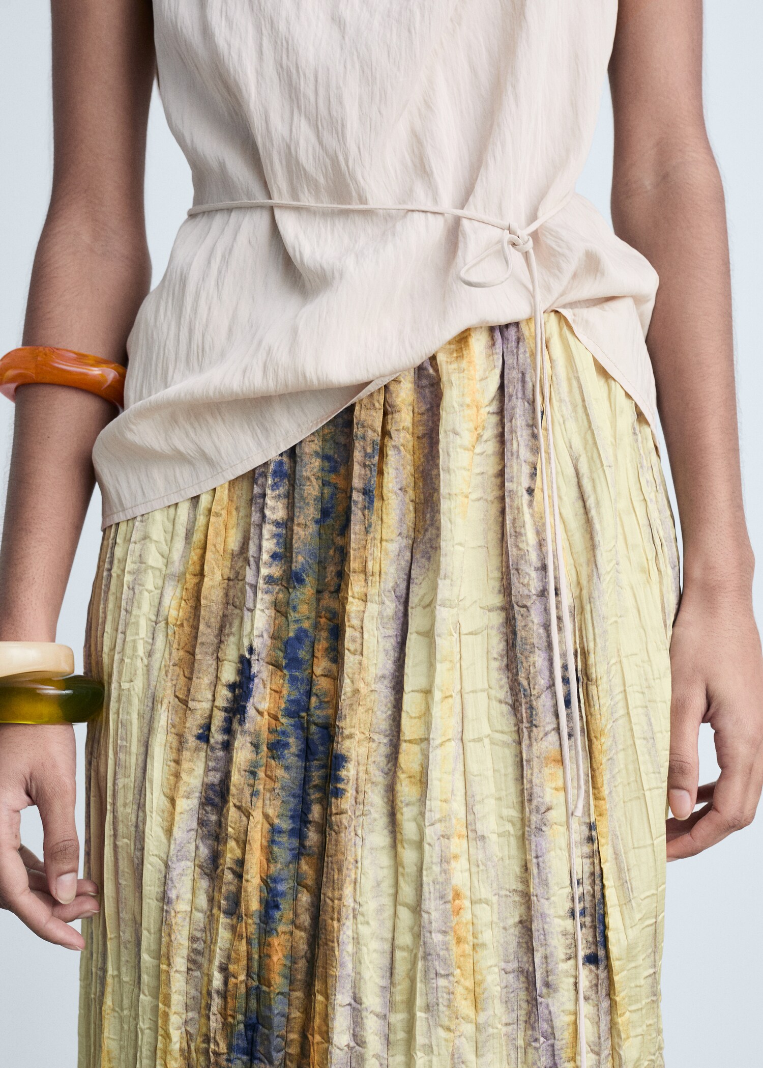 Lange Satinrock mit Textur - Detail des Artikels 6