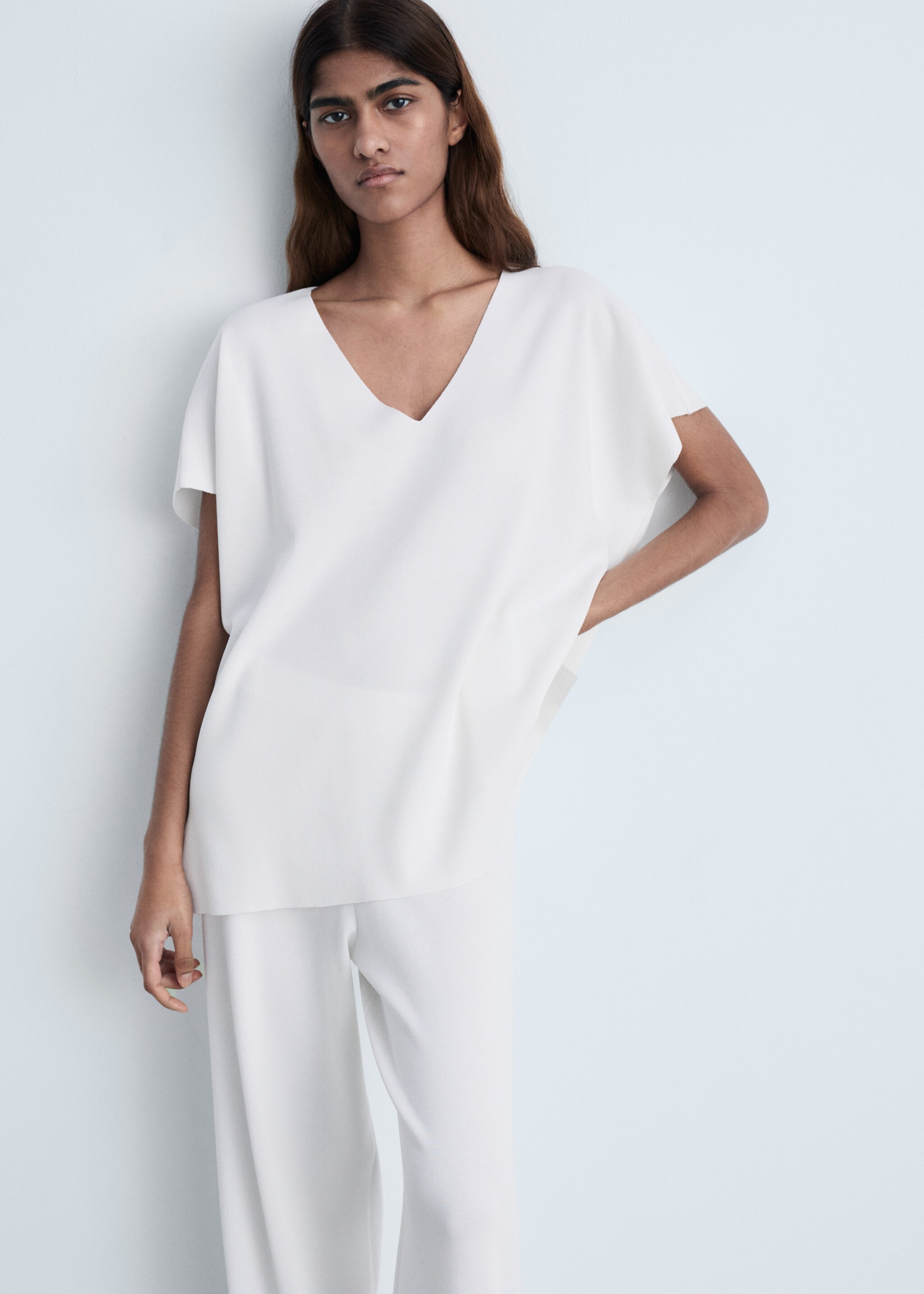 Top en maille col V - Plan moyen, Blanc. Ref: 87034064-00.