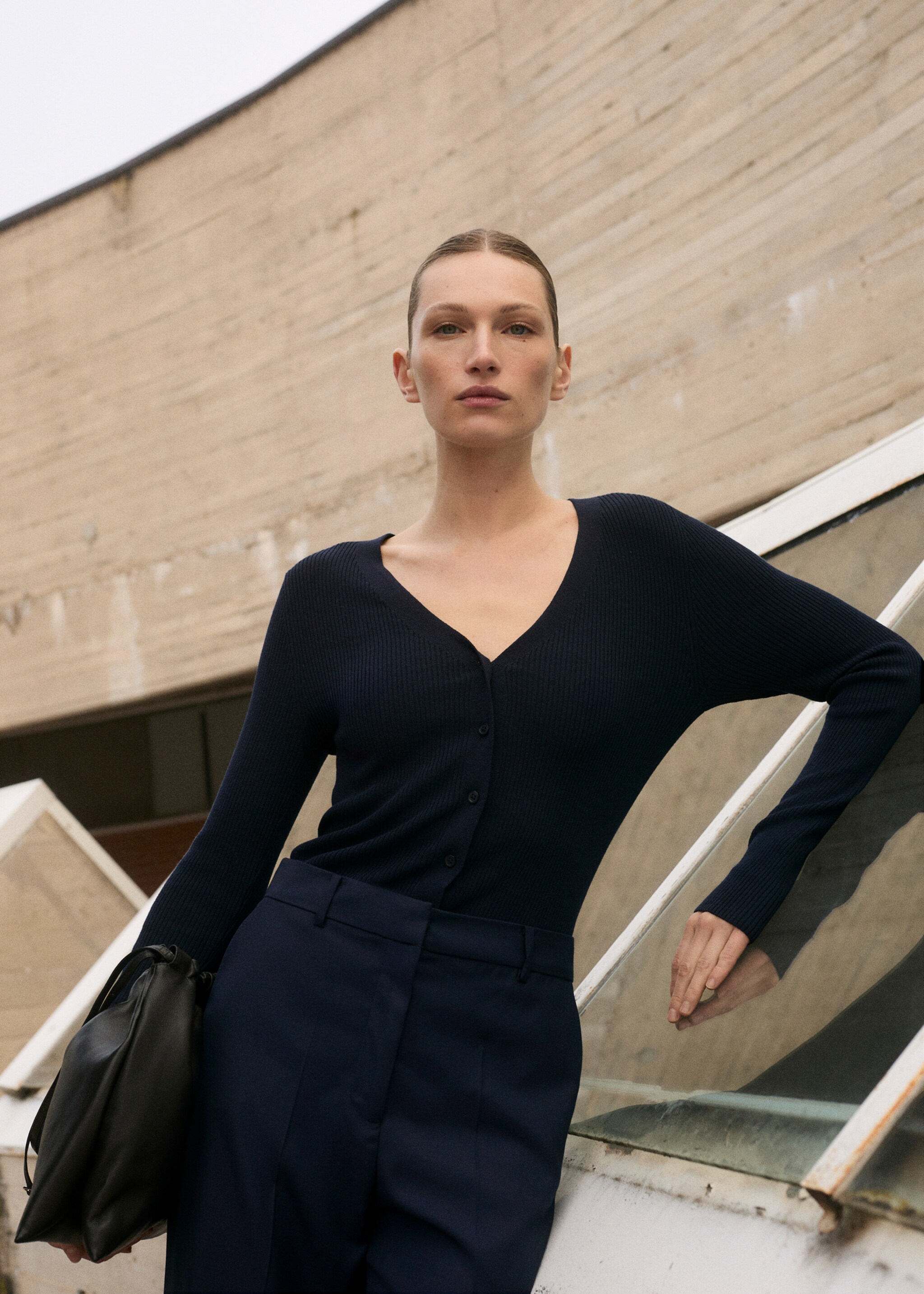 Contrast-bodice long jumpsuit - Details of the article 2, Dark Navy. Ref: 87034065-00.