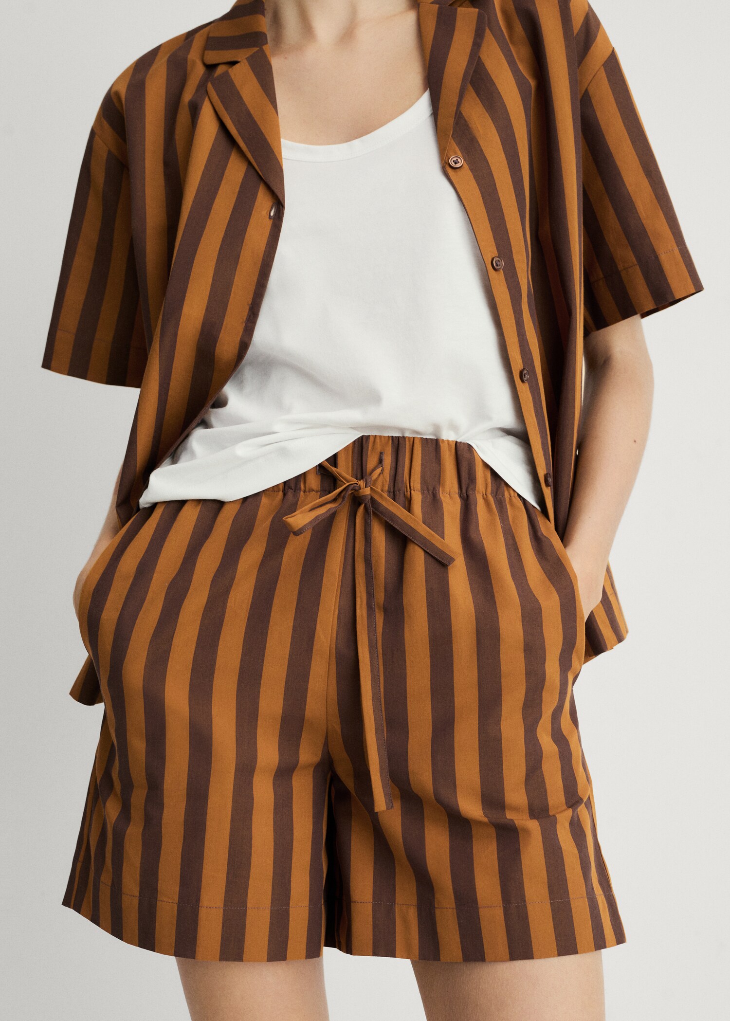 Woven two-tone striped shorts - Medium plane