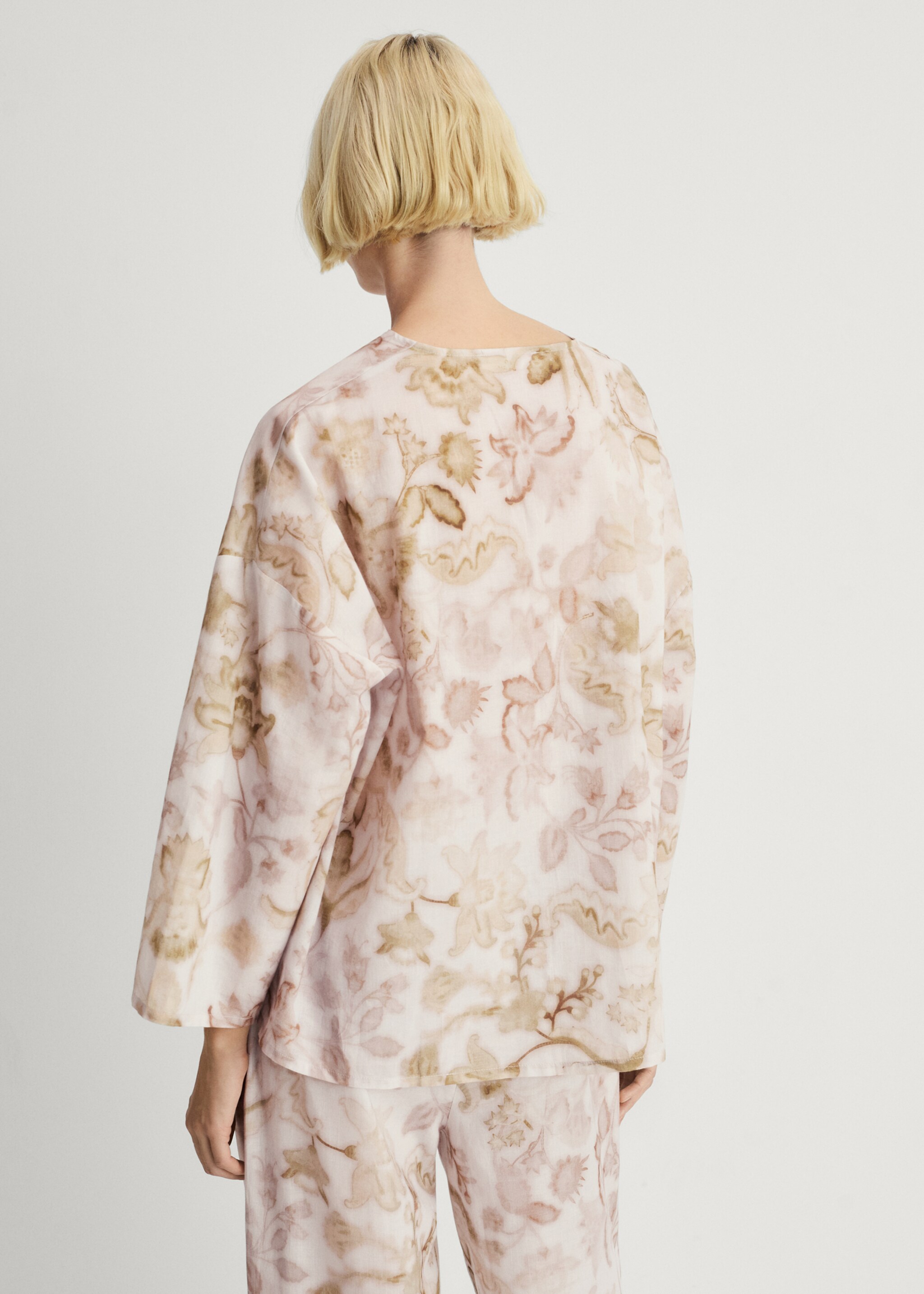 Pyjama top with floral detail - Reverse of the article, Light/Pastel Grey. Ref: 87034068-00.