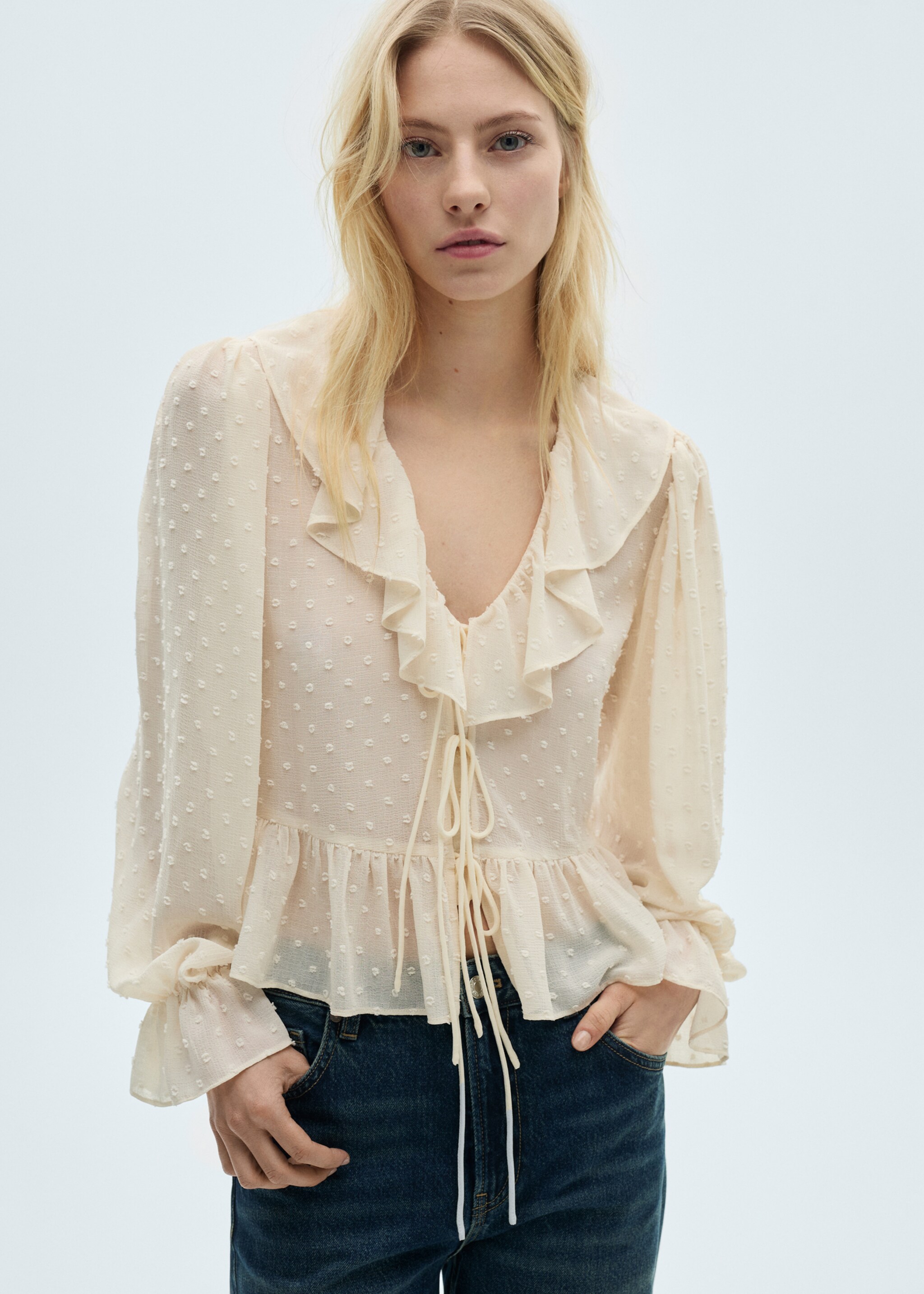 Ruffled blouse with bow closure - Medium plane, Ecru. Ref: 87034074-00.