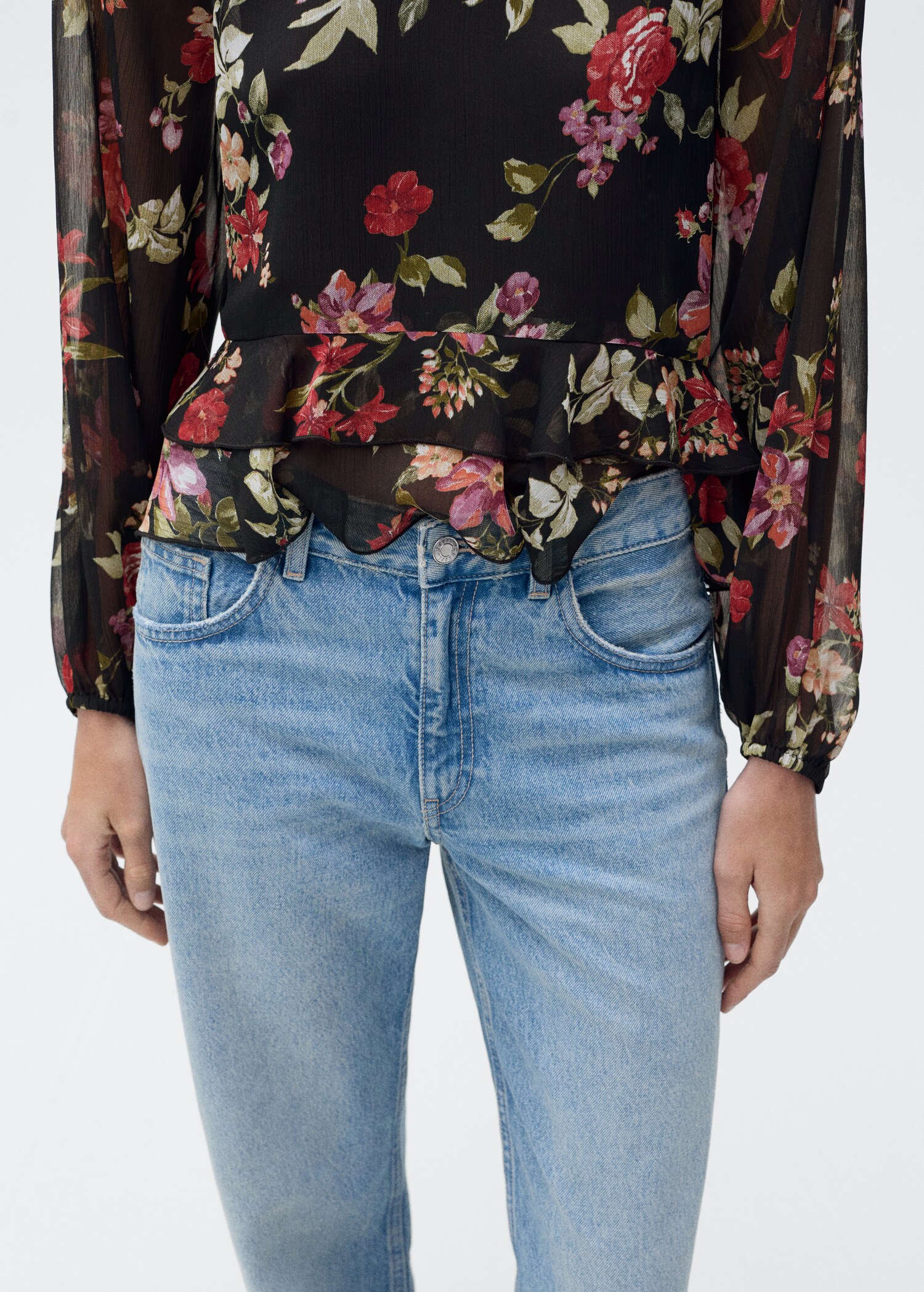 Floral ruffled blouse - Details of the article 1